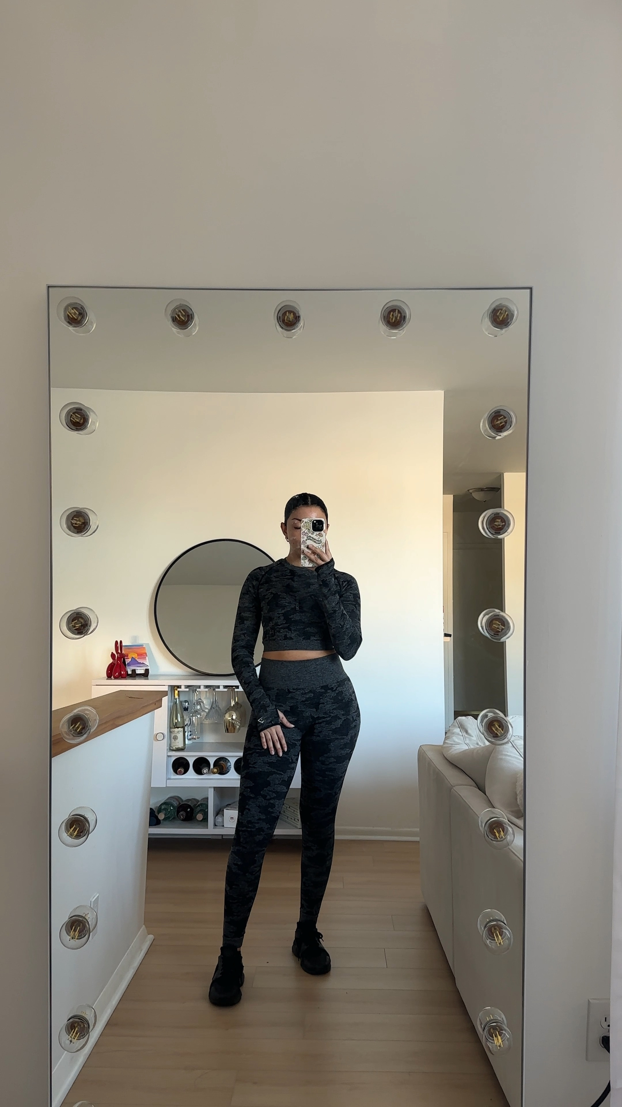 Just stock up on some workout sets from Gym Shark because their sale is unreal. Don’t forget to use code: EXTRA25 to save more, I almost missed it. 