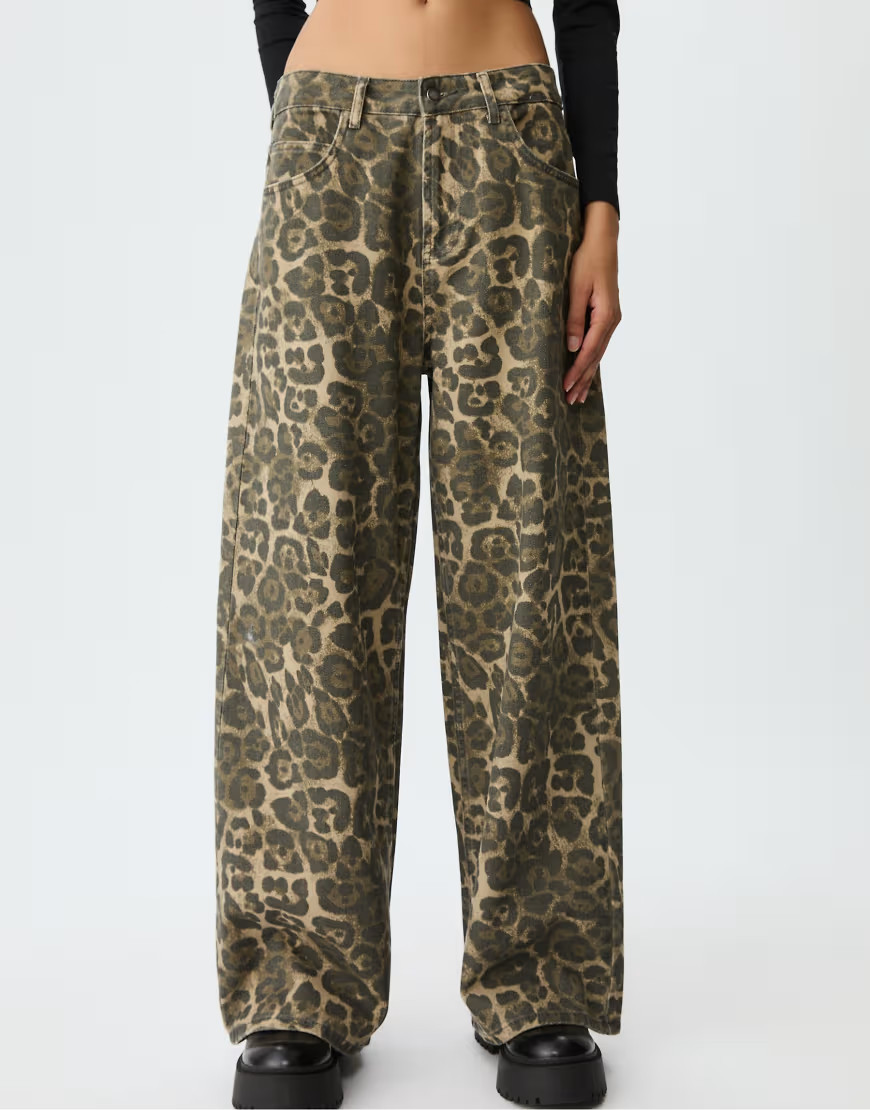 Stradivarius Leopard print baggy trousers in grey | ASOS (Global)