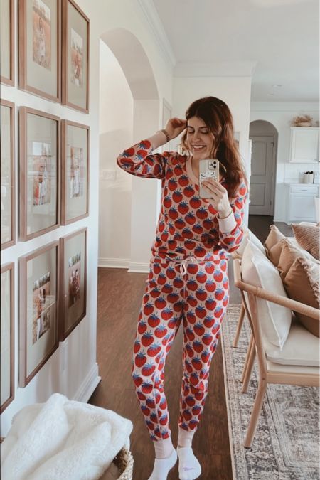 Hanna andersson pajamas, cute spring matching family pajamas, womens pajamas, printed pjs

#LTKFind #LTKSeasonal #LTKfamily