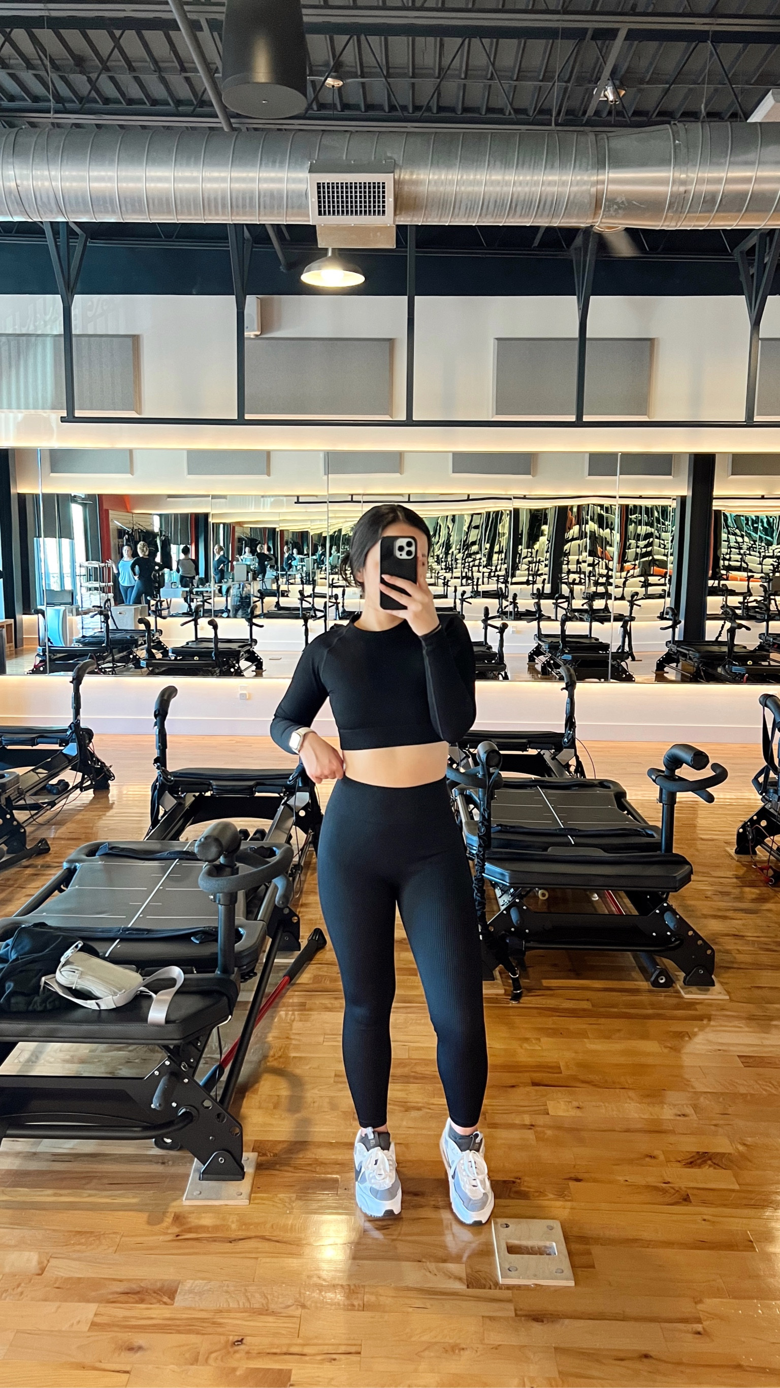 Amazon workout set wearing a size medium, could have done a small! 

Long sleeve matching set Amazon set workout activewear leggings black set

#LTKstyletip #LTKFind #LTKfit