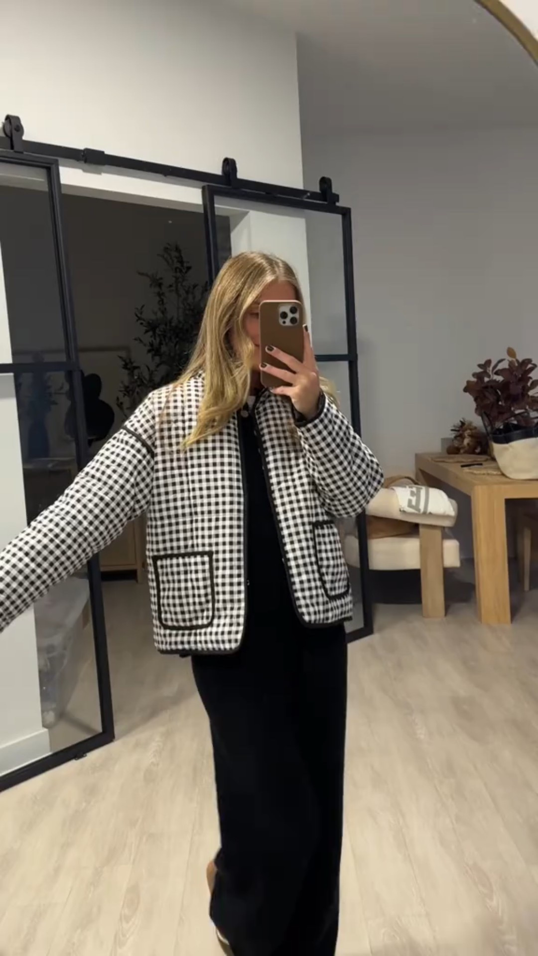 Women’s light weight Cropped Quilted Puffer Jacket 