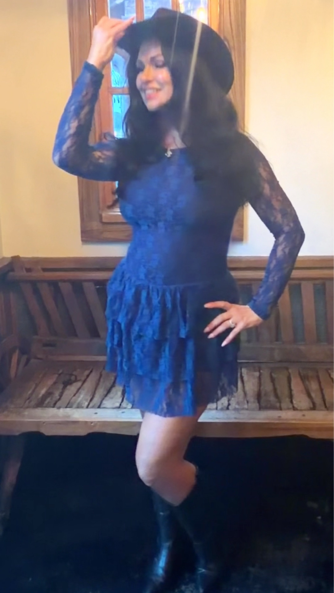 I love to wear a cute lace mini dress, western cowboy boots, and a western hat as a fun country concert outfit! 🤠
#falldresses #datenightoutfits #fallweddingguestdresses