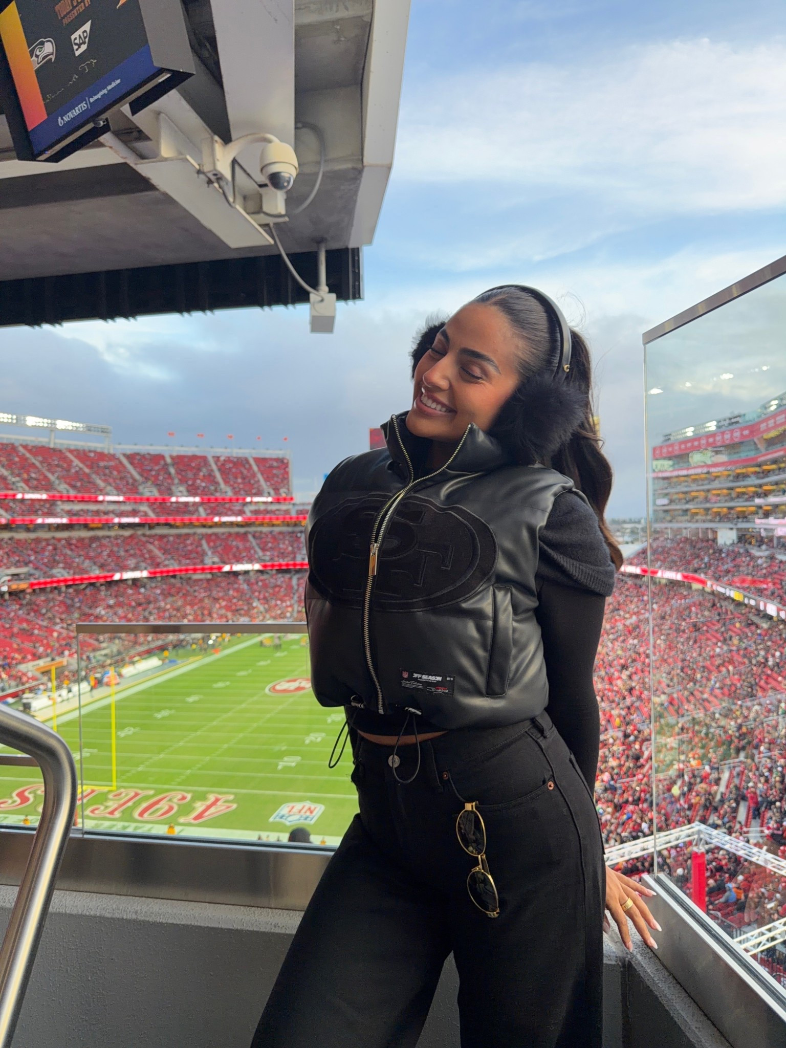 Game day🏈❤️

#LTKMidsize #LTKU #LTKTravel