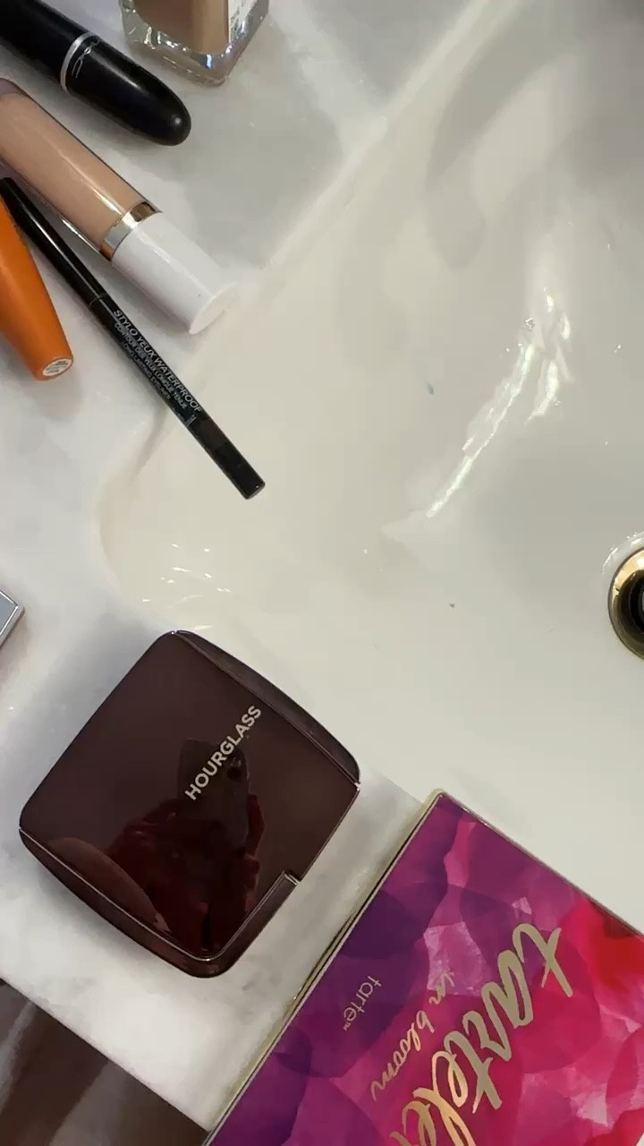 My go to makeup products lately! I’m listing the shades I get below!

Hourglass: Luminous Light 
Foundation: B30
Eyeshadow Pallet: Tartlette in Bloom (I use the first row of colors) 
Brow Shaper: Taupe 
Blush: 001 Pink 
Eyeliner: Espresso 


Loverly grey, makeup, makeup routine, beauty

#LTKBeauty