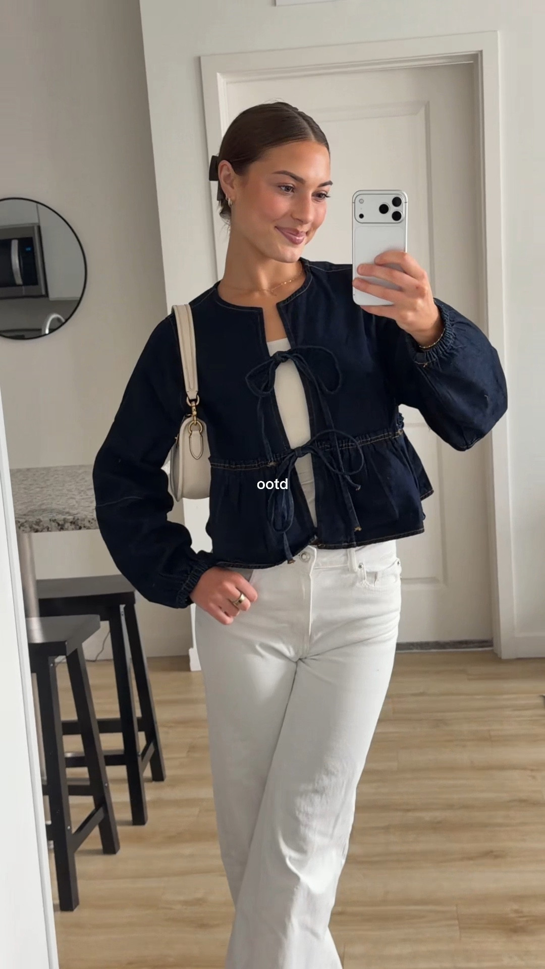 size medium in denim top, xs in tank, us 4 jeans! 🤍🤗

#LTKWorkwear #LTKootd #LTKSeasonal