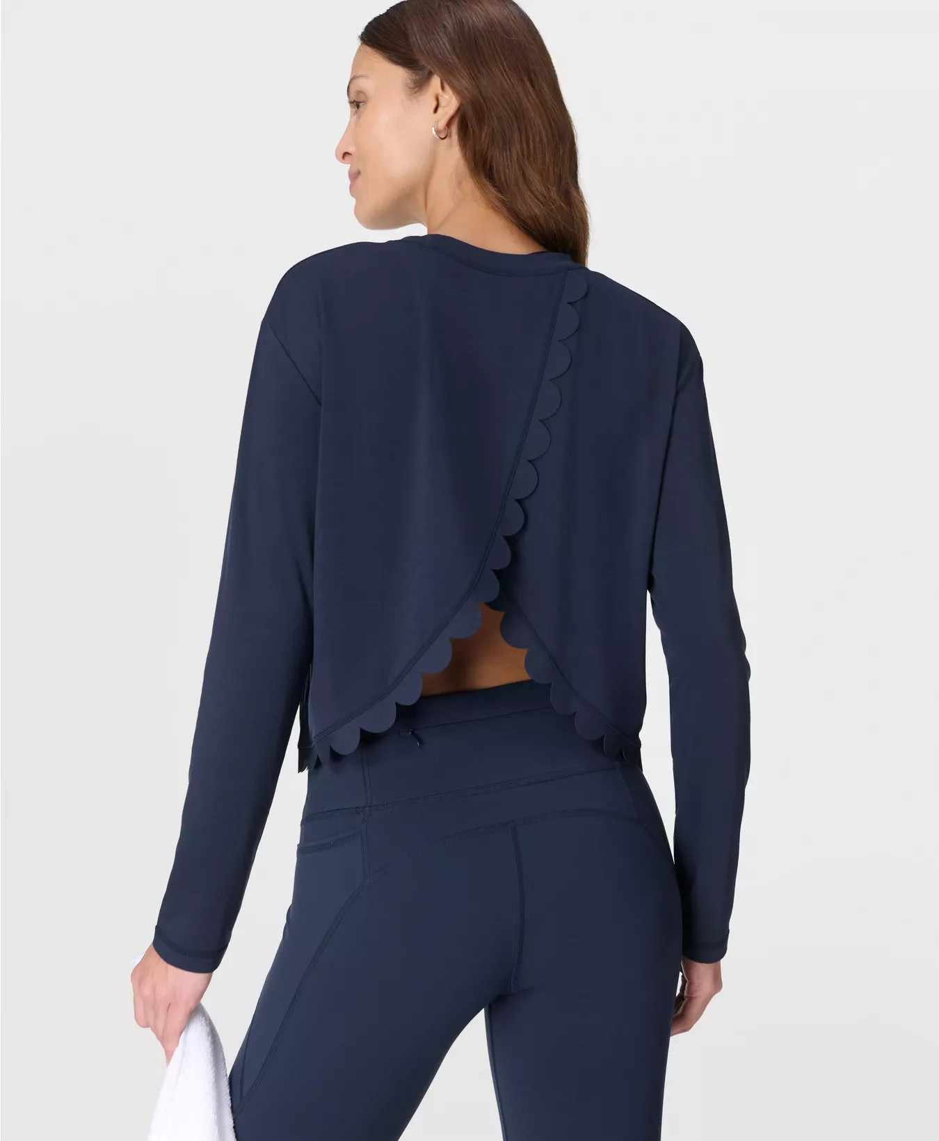 Breathe Easy Scallop Long Sleeve Top | Sweaty Betty UK
