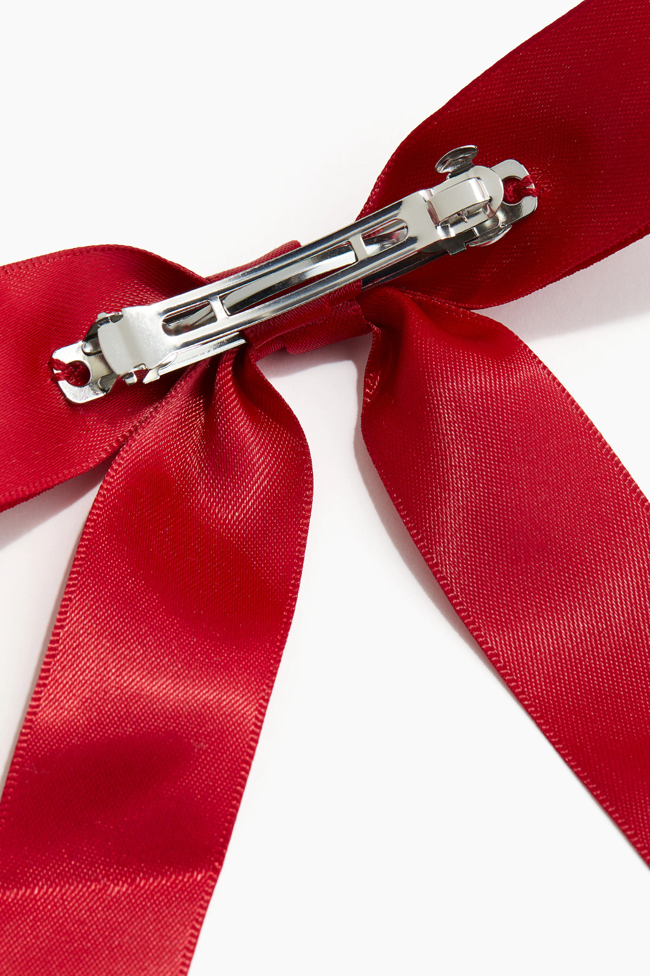 Satin bow hair clip | H&M (UK, MY, IN, SG, PH, TW, HK)