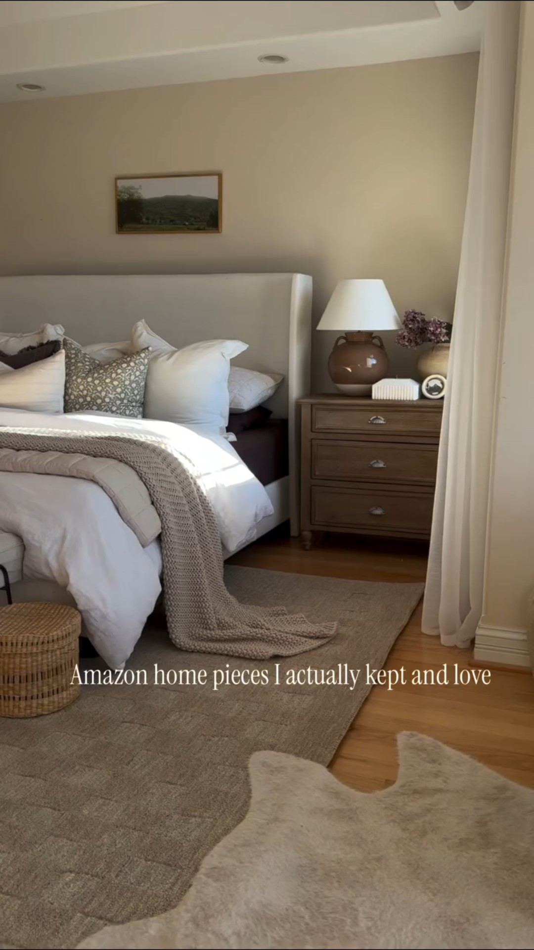 Amazon home pieces I actually kept and love 🤍
Every item in this space has held up beautifully and fits our home perfectly.
If you’re decorating on a budget but still want a cozy, elevated look — this is for you.

✨ All links are saved in my Amazon storefront
💾 Save this for later