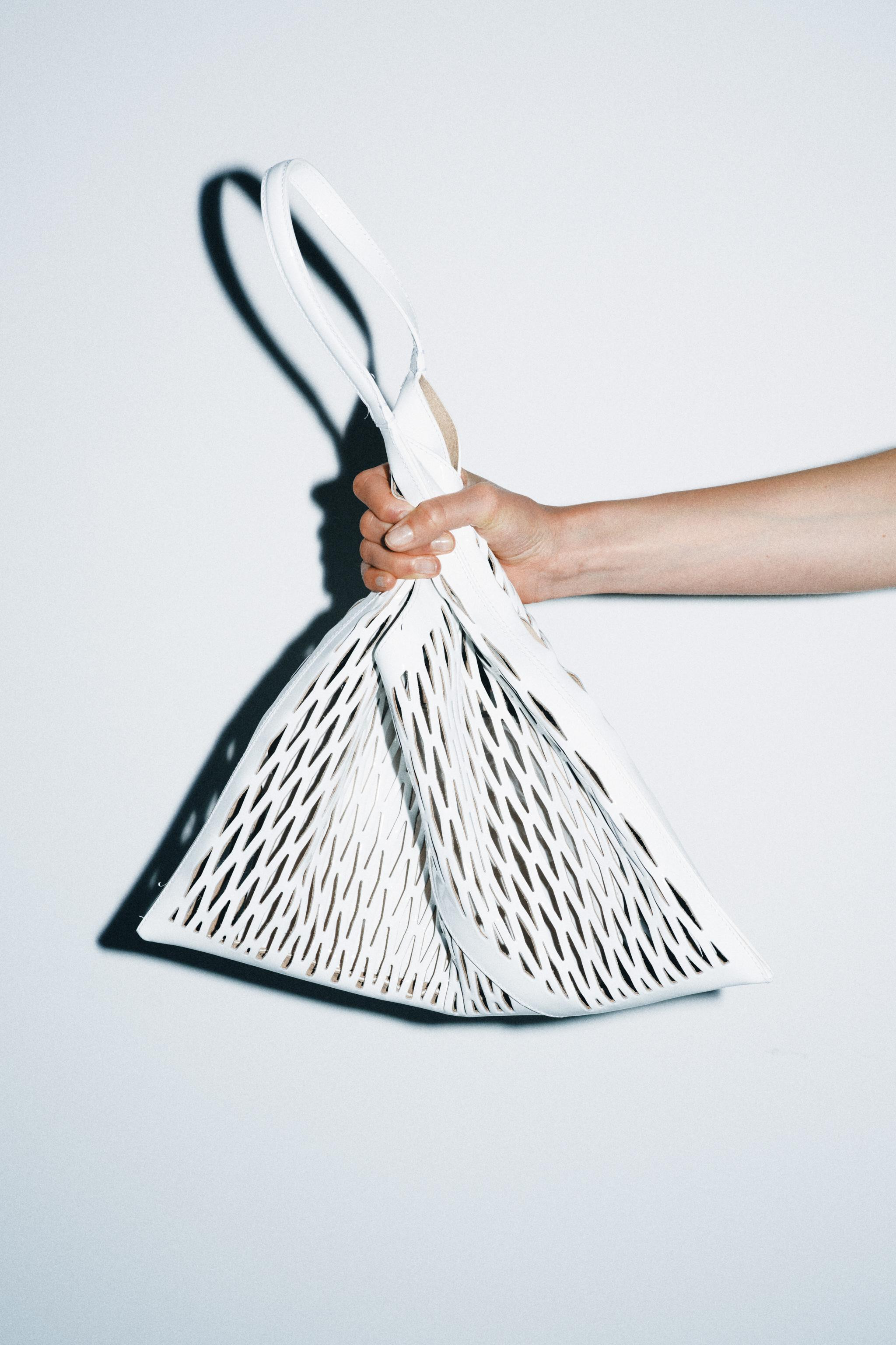LASER-CUT LEATHER SHOPPER | Zara US