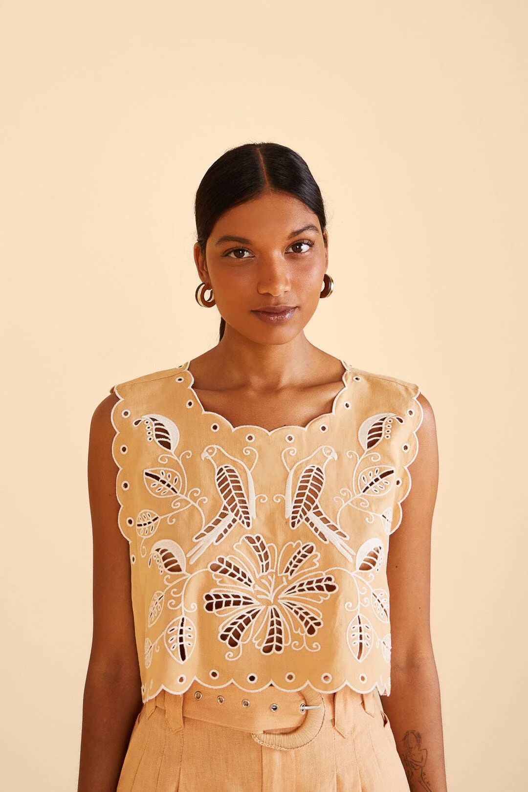 Sand Richelieu Sleeveless Crop Top | FarmRio