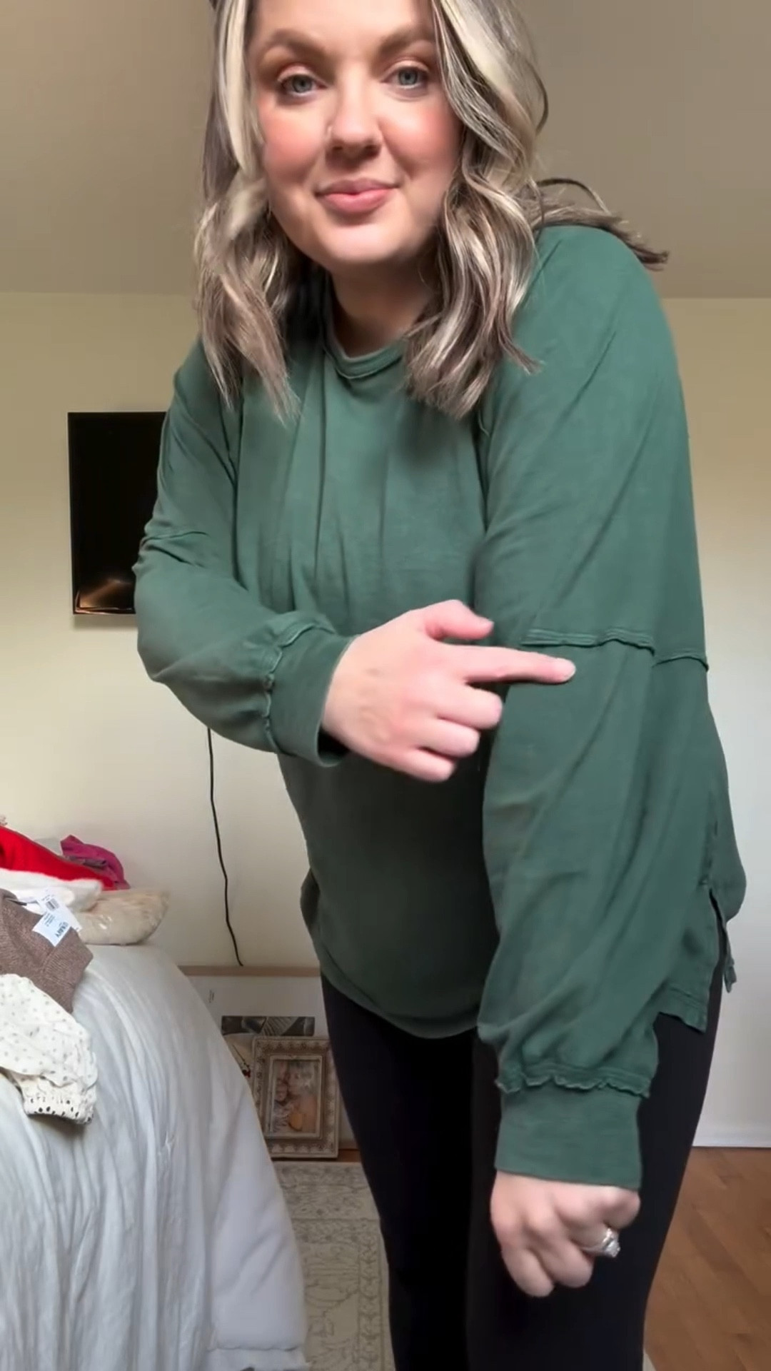 Can’t get enough of this color! 🤩



#LTKmomlife #LTKMidsize #LTKootd