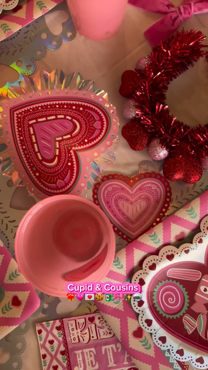 The cutest cousin Valentine’s Day party! ❤️‍🔥 

#valentinesday #partyinspiration #partyinspo #valentinesdayparty #packedparty