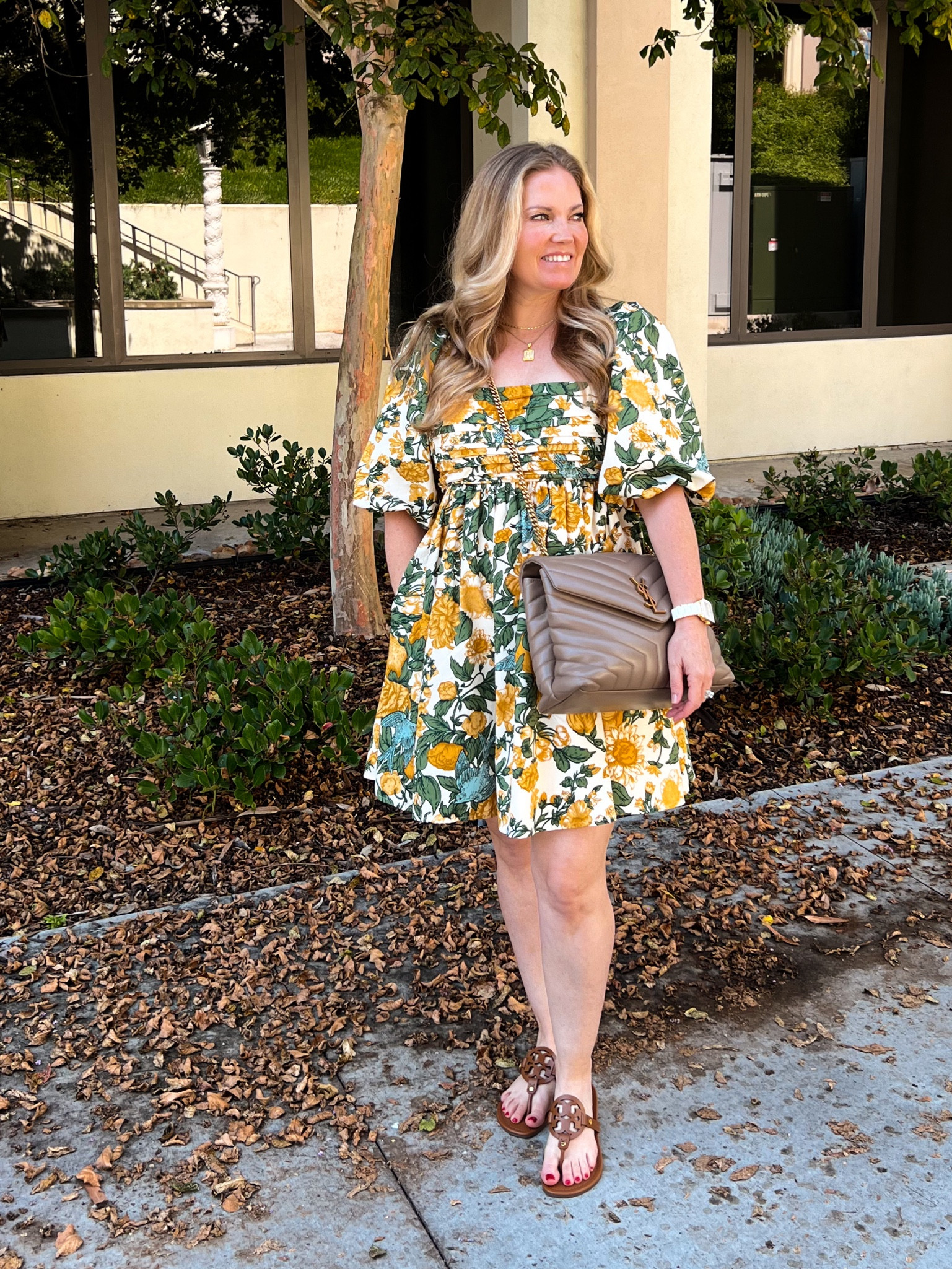 ☀️ Summer Outfit ☀️ Puff sleeve mini dress with pockets! 

#LTKShoeCrush #LTKItBag #LTKStyleTip