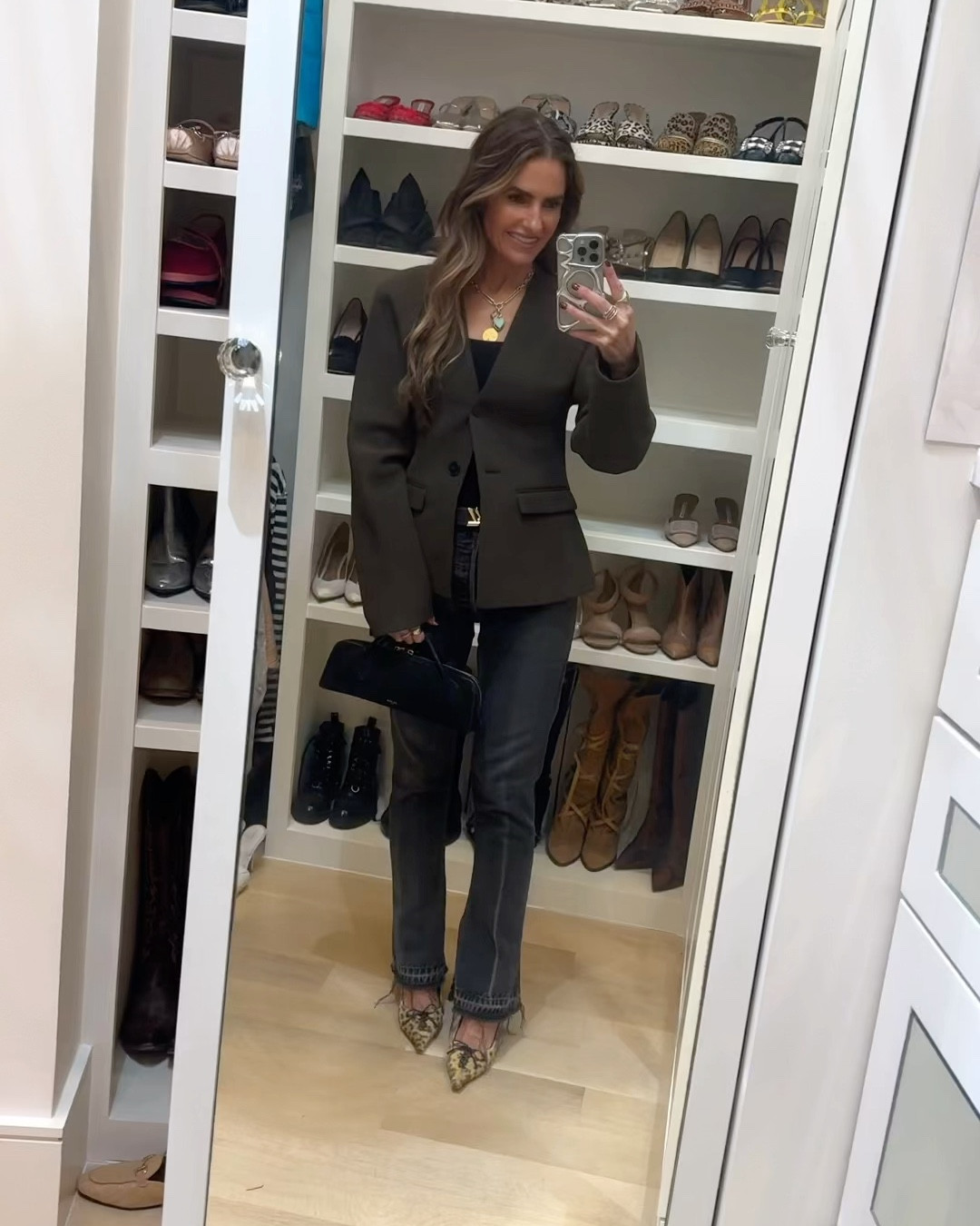 thursday #gno HH & dinner with sweet friends at @parkhousedallas♥️💚

wearing my new favorite brand of blazers!! you guys the quality of this brand is incredible & the price is so good!! 

i own like 3 now ill link all my favs below. they run tts i’m wearing an x-small 

+ shop rest of my look below too! 

#LTKOver40 #LTKHoliday #LTKWorkwear