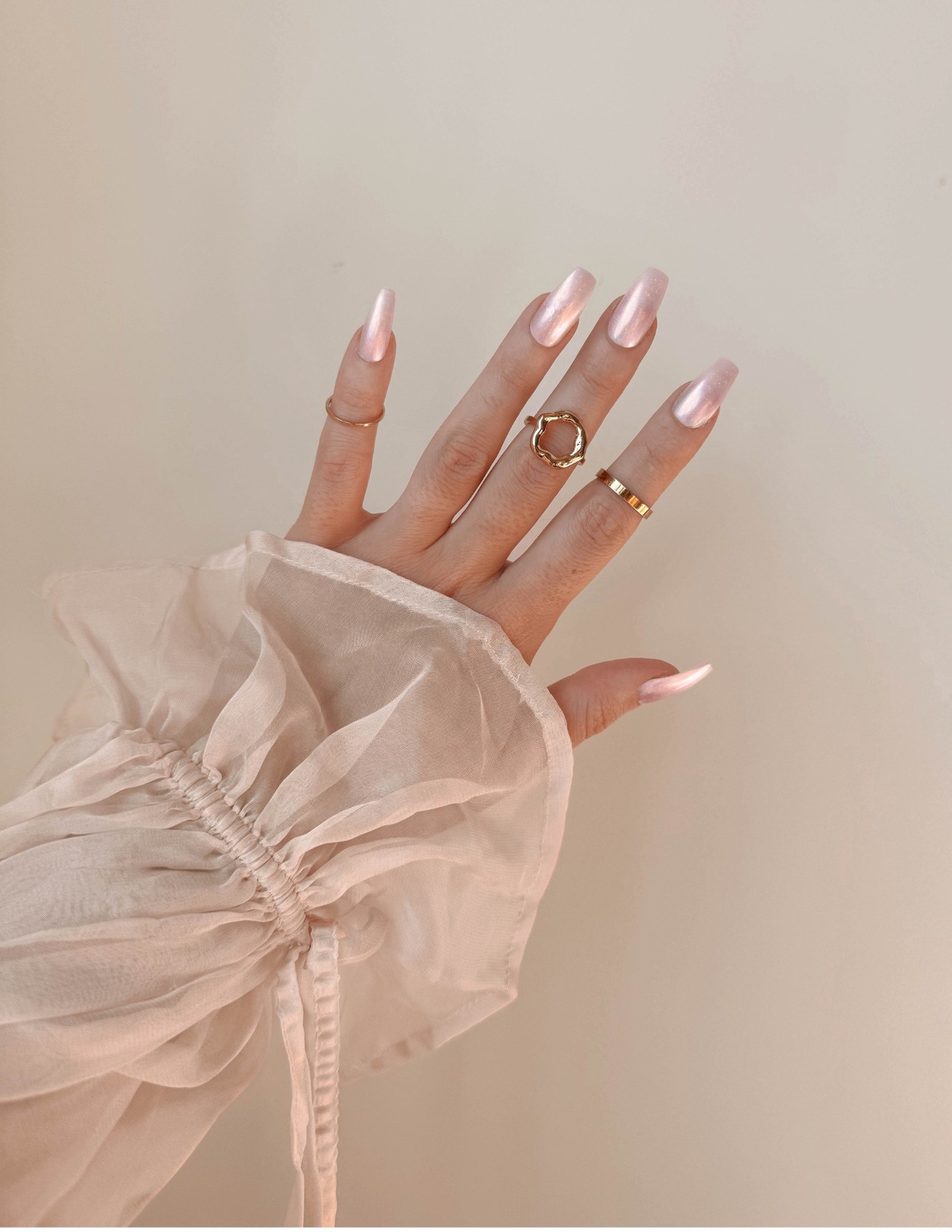 The summer nail color on repeat 🤍