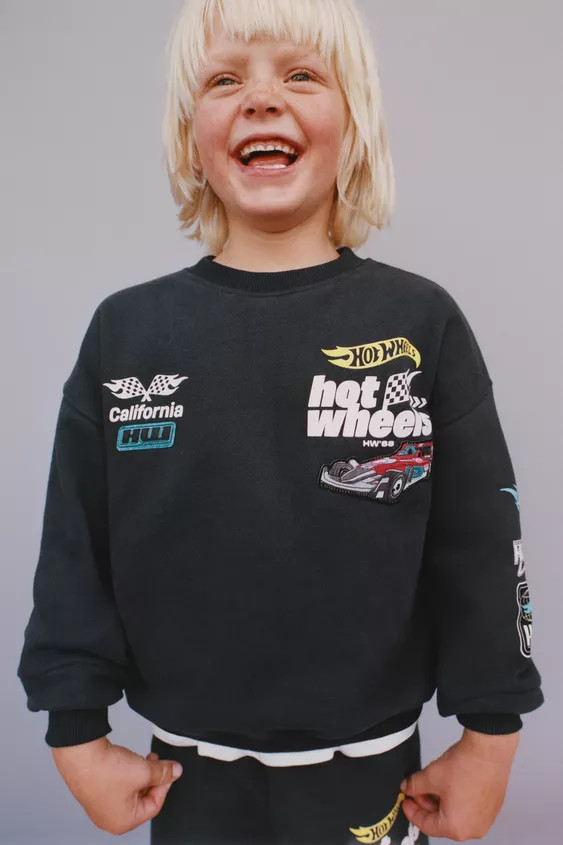 Crew neck sweatshirt with long sleeves. Ribbed trim. HOT WHEELS™ MATTEL print and patches on th... | Zara US