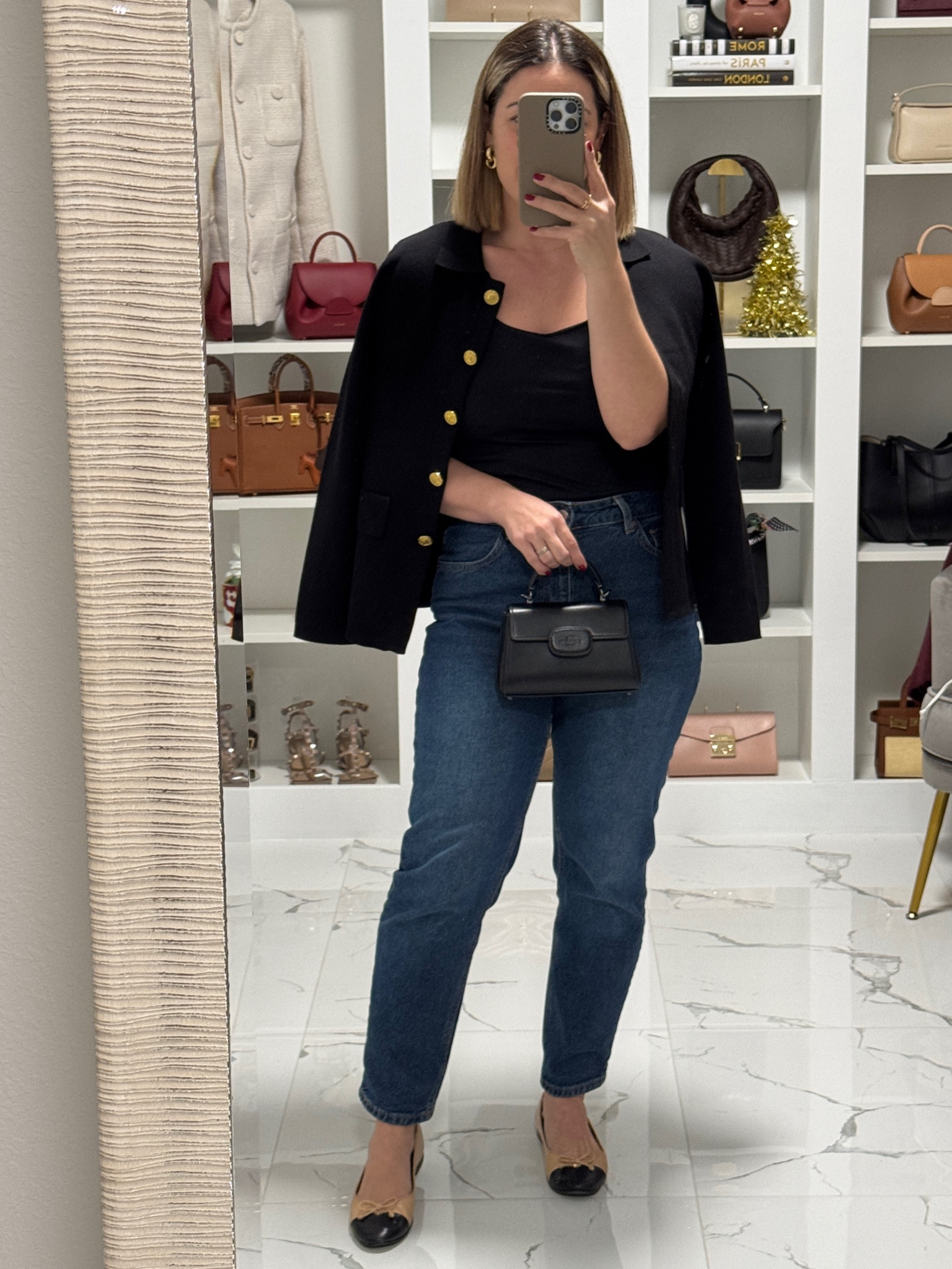 Dinner Look 🍣
Top Small
Pants Size 6
Flats TTS


#LTKItBag #LTKShoeCrush #LTKStyleTip