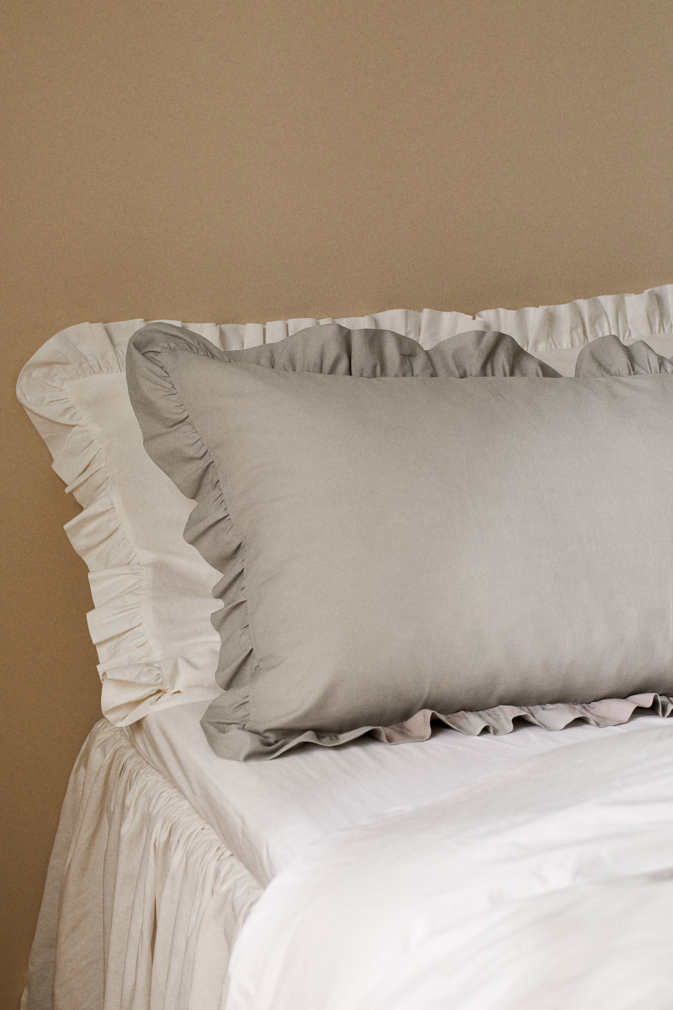Ruffle-Trimmed Cotton Cushion Cover - Light taupe - Home All | H&M US | H&M (US + CA)