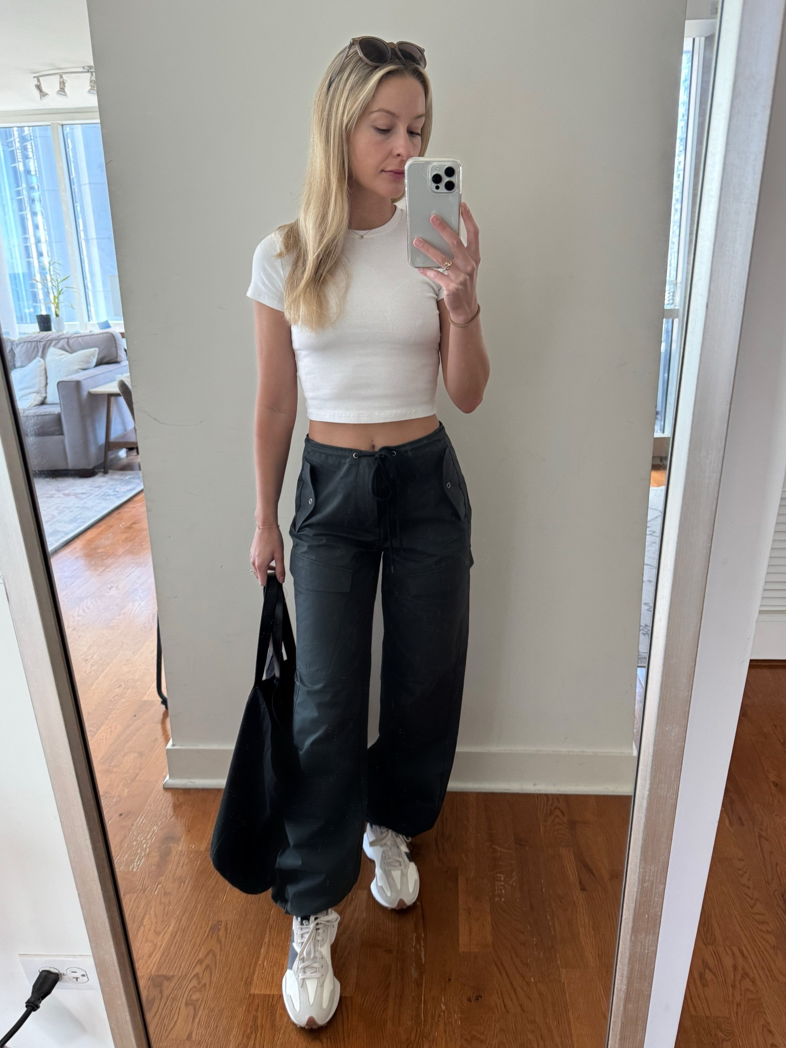 Obsessed with these pants 

#LTKSeasonal #LTKStyleTip