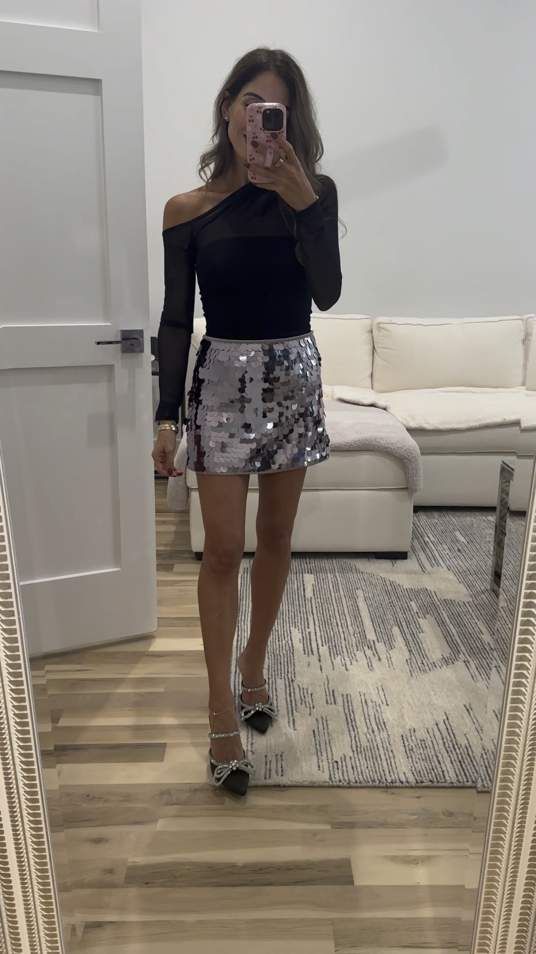 Sequin skirt size xxs one shoulder
Top
Holiday outfit 

#LTKFindsUnder100 #LTKSaleAlert #LTKFindsUnder50