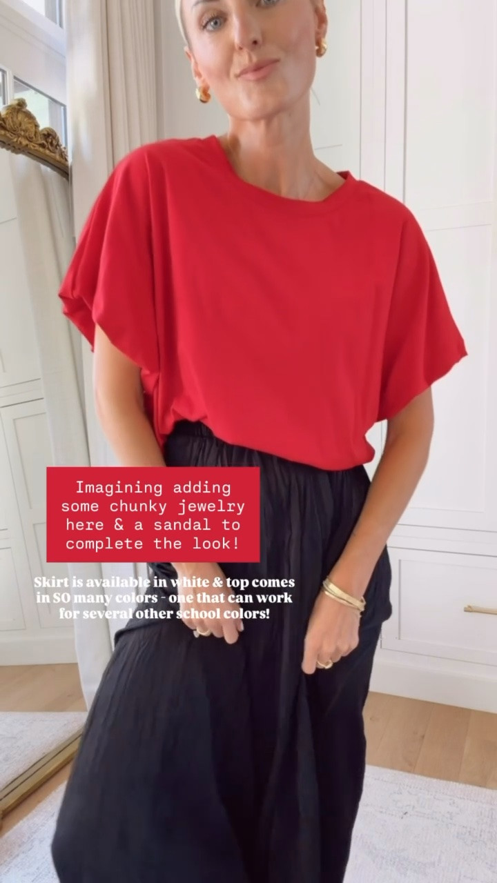 You can easily dress this look up for game day by adding some accessories! I love this bubble tee though - I already had it in another color! Wearing S!

Loverly Grey, Amazon, college game day, Georgia game day, red and black, game day outfit inspo

#LTKSeasonal