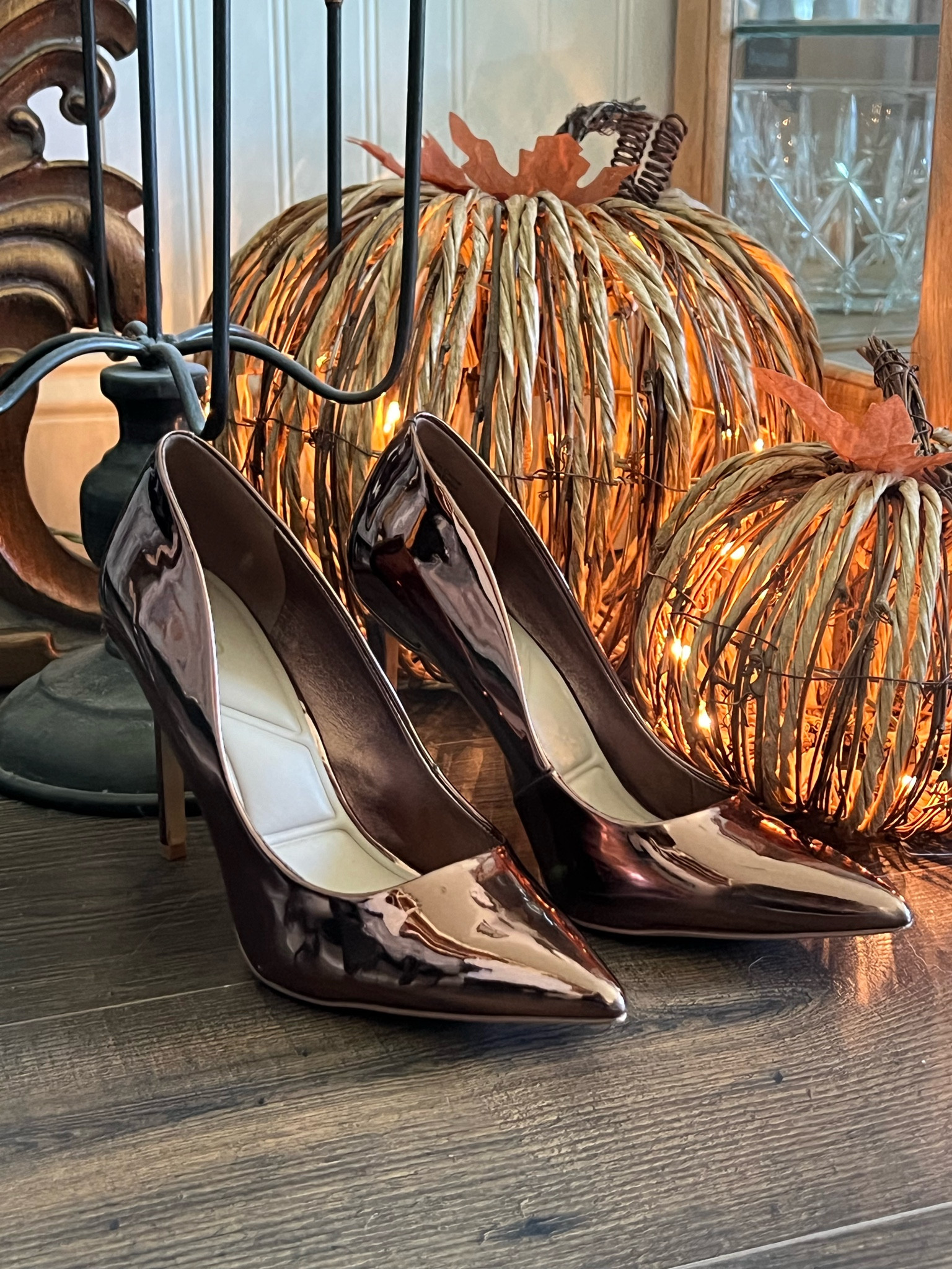 Obsessed with these bronze metallic pumps. Super comfy because of the padded interior. Perfect to for the Fall & Winter wedding season. These run about a whole size small. (I’m usually a 7.5 & I purchased an 8.5.)



#LTKSeasonal #LTKWedding #LTKShoeCrush