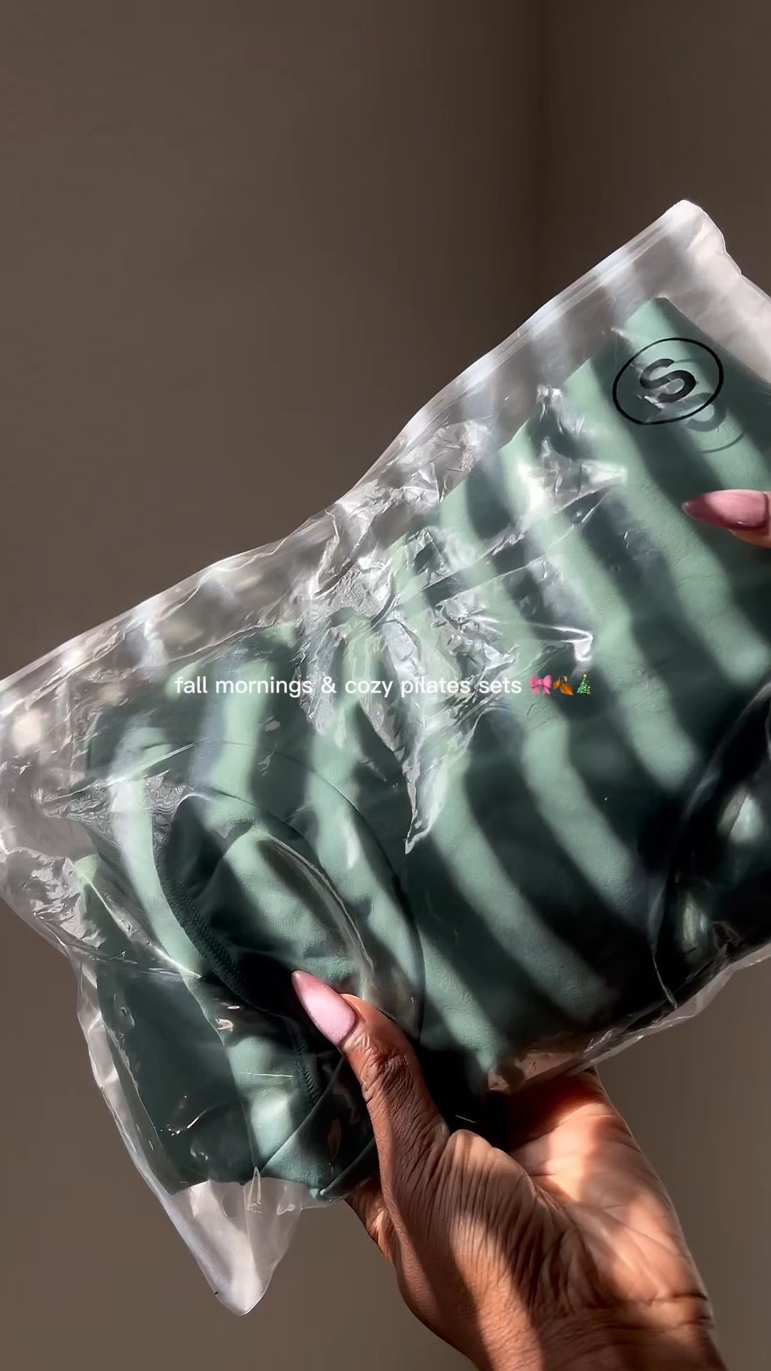 y’all… obsessed with these fall Pilates sets 🍂✨ the calm colors are giving all the cozy, relaxed vibes i love 😌🧘🏽‍♀️
i grabbed mine from TikTok Shop, but i also linked some Amazon dupes if you want the same look 💛🩷


shop my favorites on LTK!

#LTKFit #LTKFall #LTKShop #PilatesSets #CozyVibes #TikTokShop #AmazonFinds #LTKStyle #ActivewearVibes #FallAesthetic
