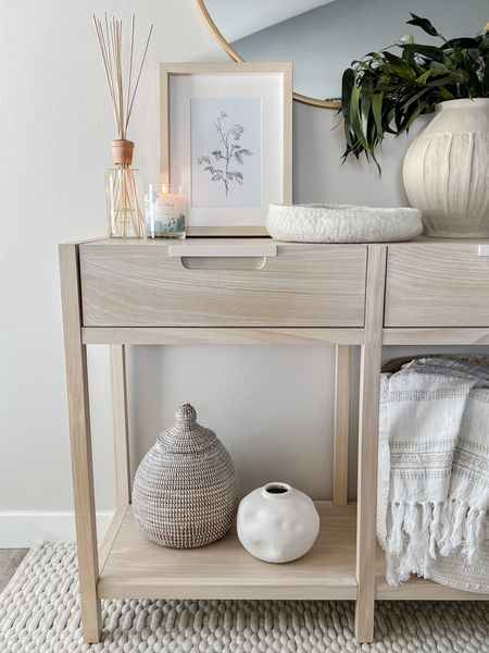 Neutral entryway decor ✨


Alora ambiance diffuser and candle, cozy candle, spring artwork, winter decor, spring decor, wood console table, blanket basket, winter stems, magnolia vase, textured vase, round mirror 

#LTKhome #LTKFind #LTKSeasonal