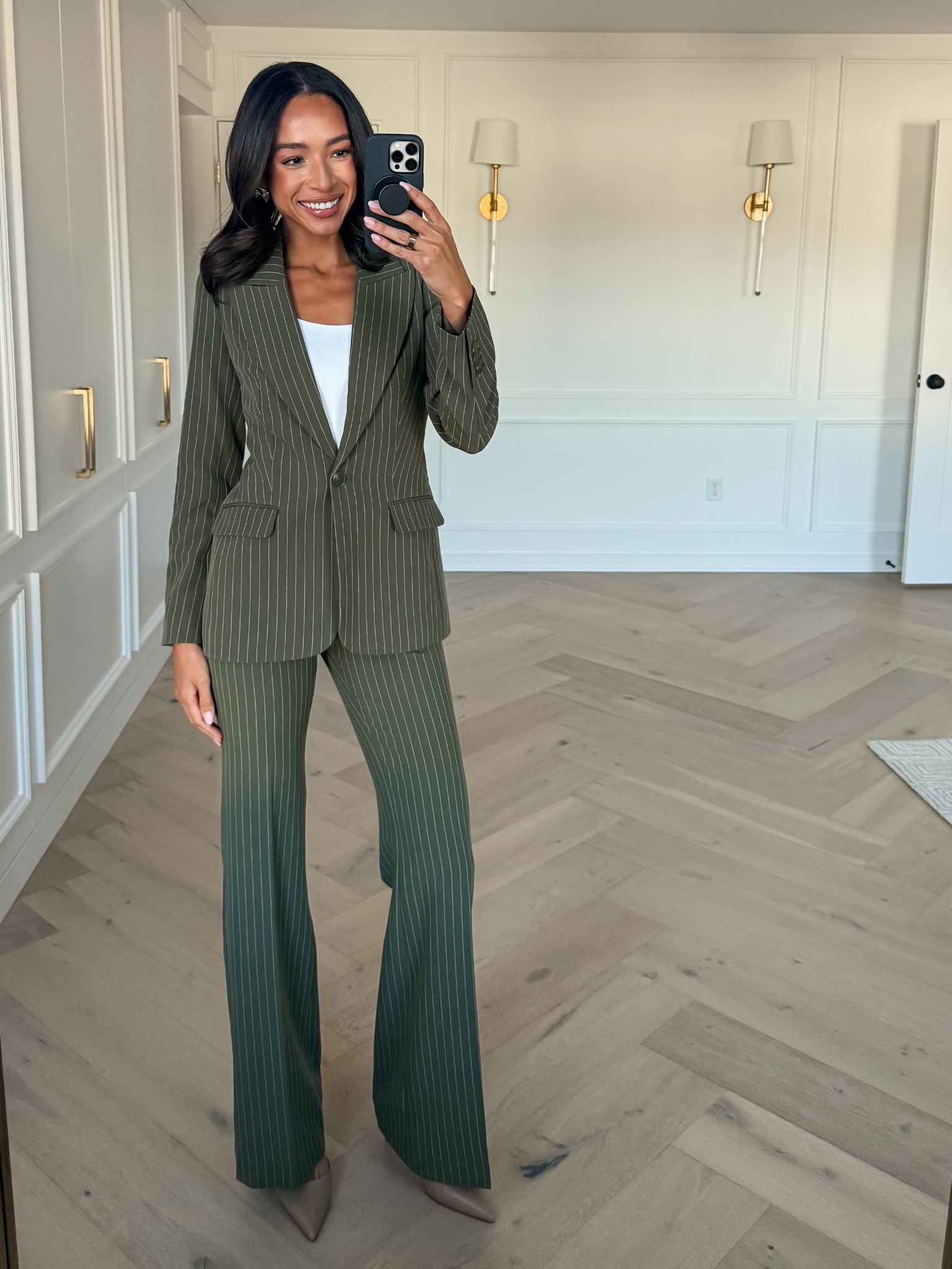 Use code LTKEXPRESS for 25% OFF sitewide! Wearing size xs blazer and size 0 long trouser flare pants 


Work outfit 
Workwear
Office outfit 
Work conference outfit 

#LTKSaleAlert #LTKFindsUnder100 #LTKStyleTip