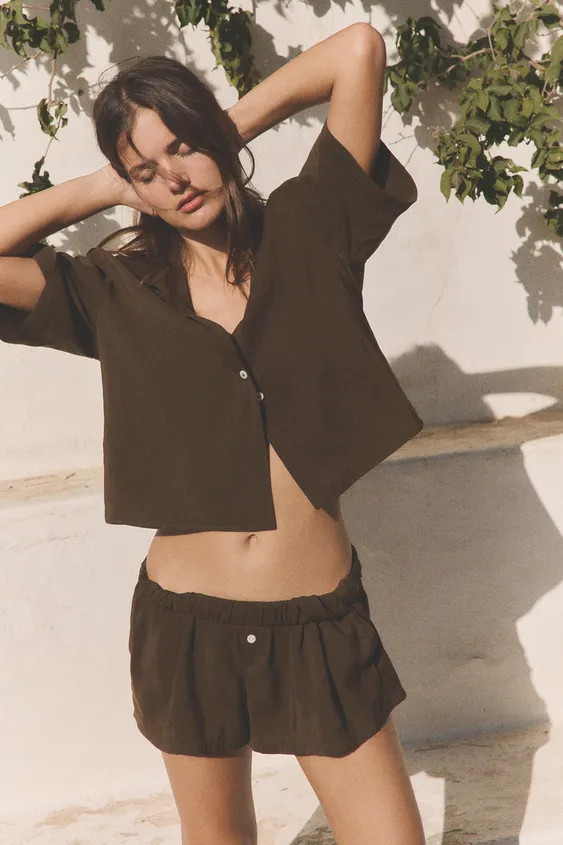 FLOWING SHORTS WITH BUTTONS | Zara UK