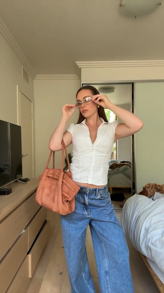 My bag is the Hana medium in brown however I’ve linked some similar 🫶🏼