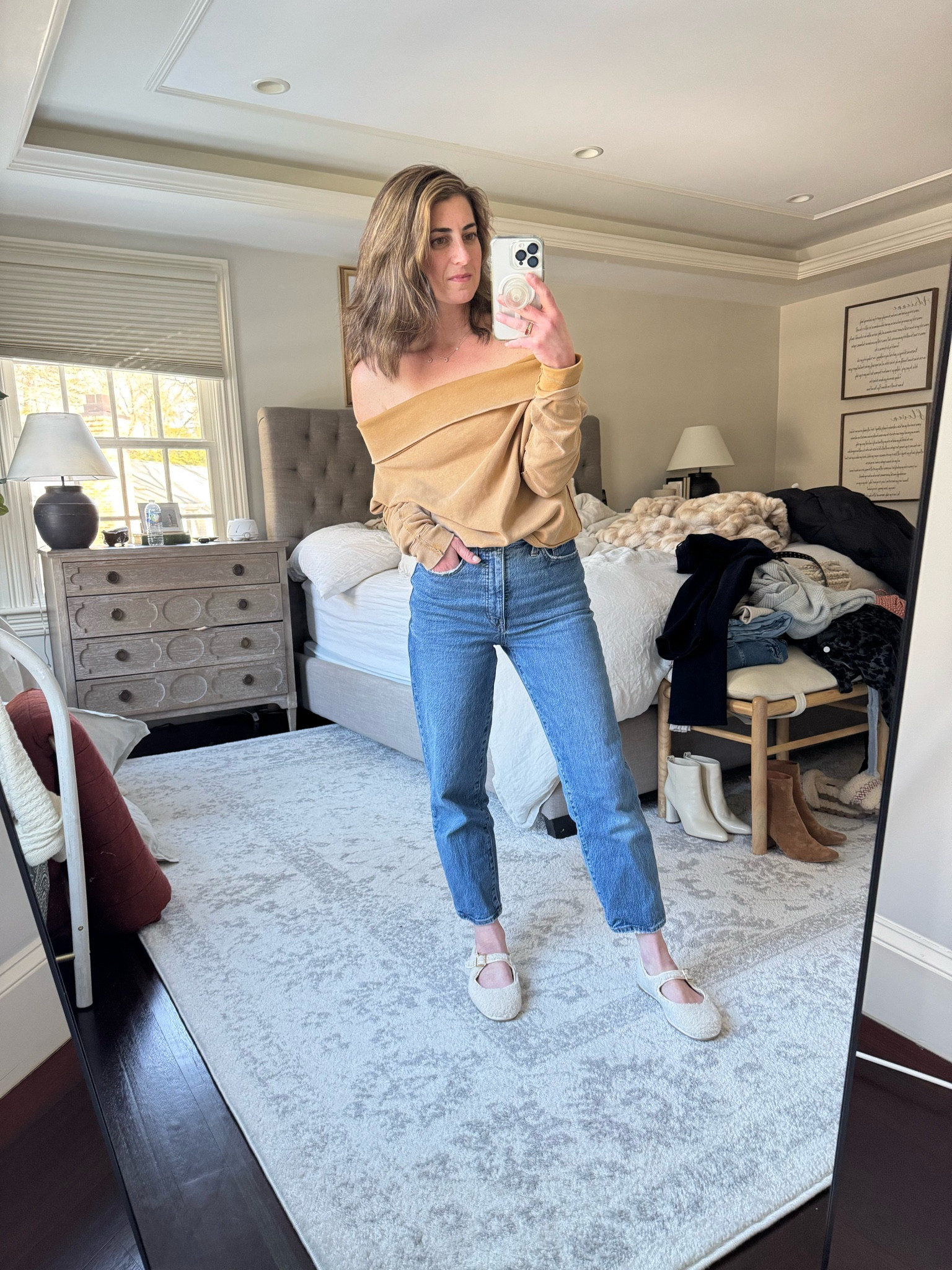 Free people off the shoulder oversized barrel jean Sherpa flats 

#LTKMostLoved #LTKSeasonal #LTKSaleAlert