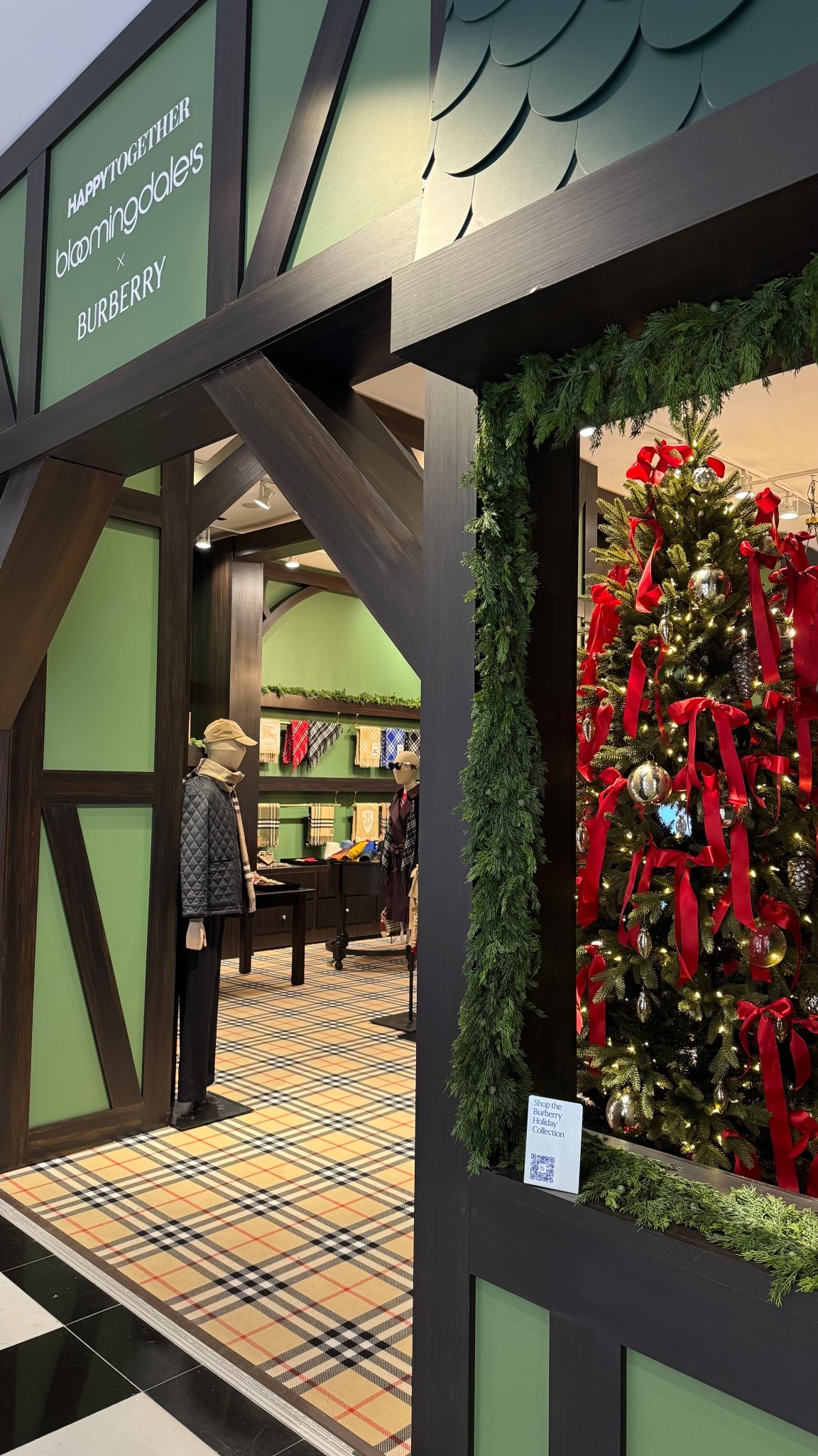 Went to @bloomingdales on 59th Street in NYC for some holiday shopping - highly recommend stopping by to see the festive pop-ups and activations. So many great goodies, gift sets, and options for everyone on your list!
#bloomingdales #ad

#LTKGiftGuide #LTKHoliday