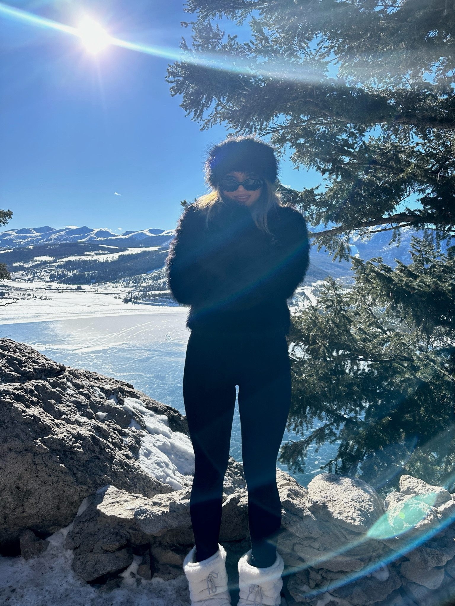 Aprés Ski outfit inspo 🖤🎿 

#LTKSeasonal #LTKHoliday #LTKStyleTip