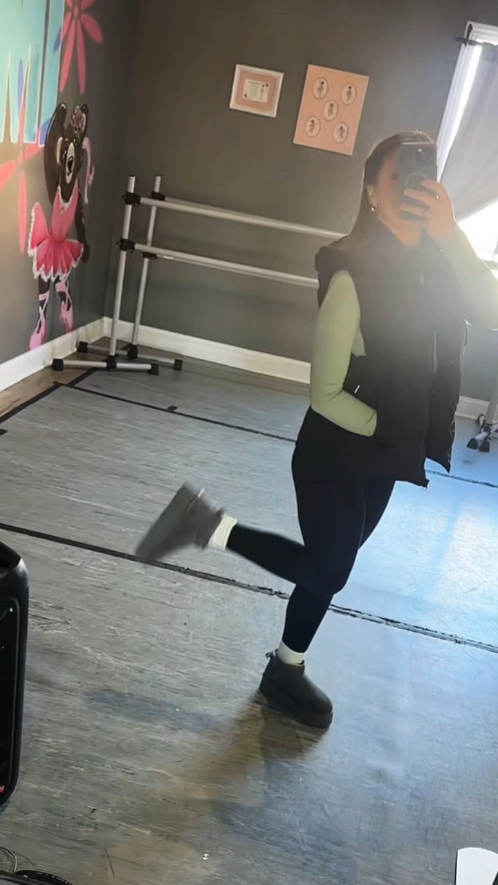 Dance teacher OOTD 

#athleisure #fallfashion #everydayfashion 

#LTKdayinmylife #LTKootd #LTKFindsUnder50