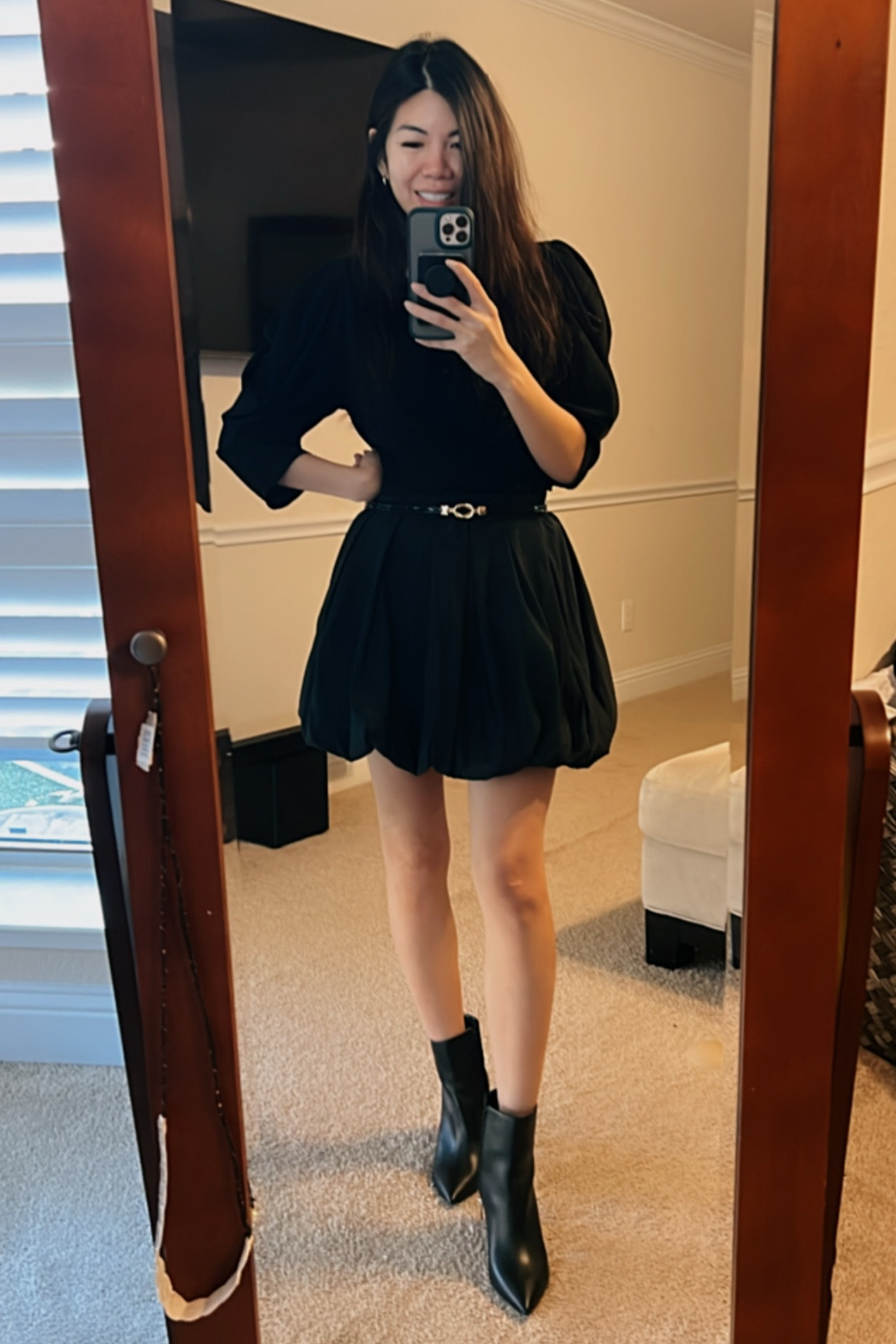 black bubble skirt - size x-small 
marc fischer ankle boots 

#ankleboots #bubbleskirt
