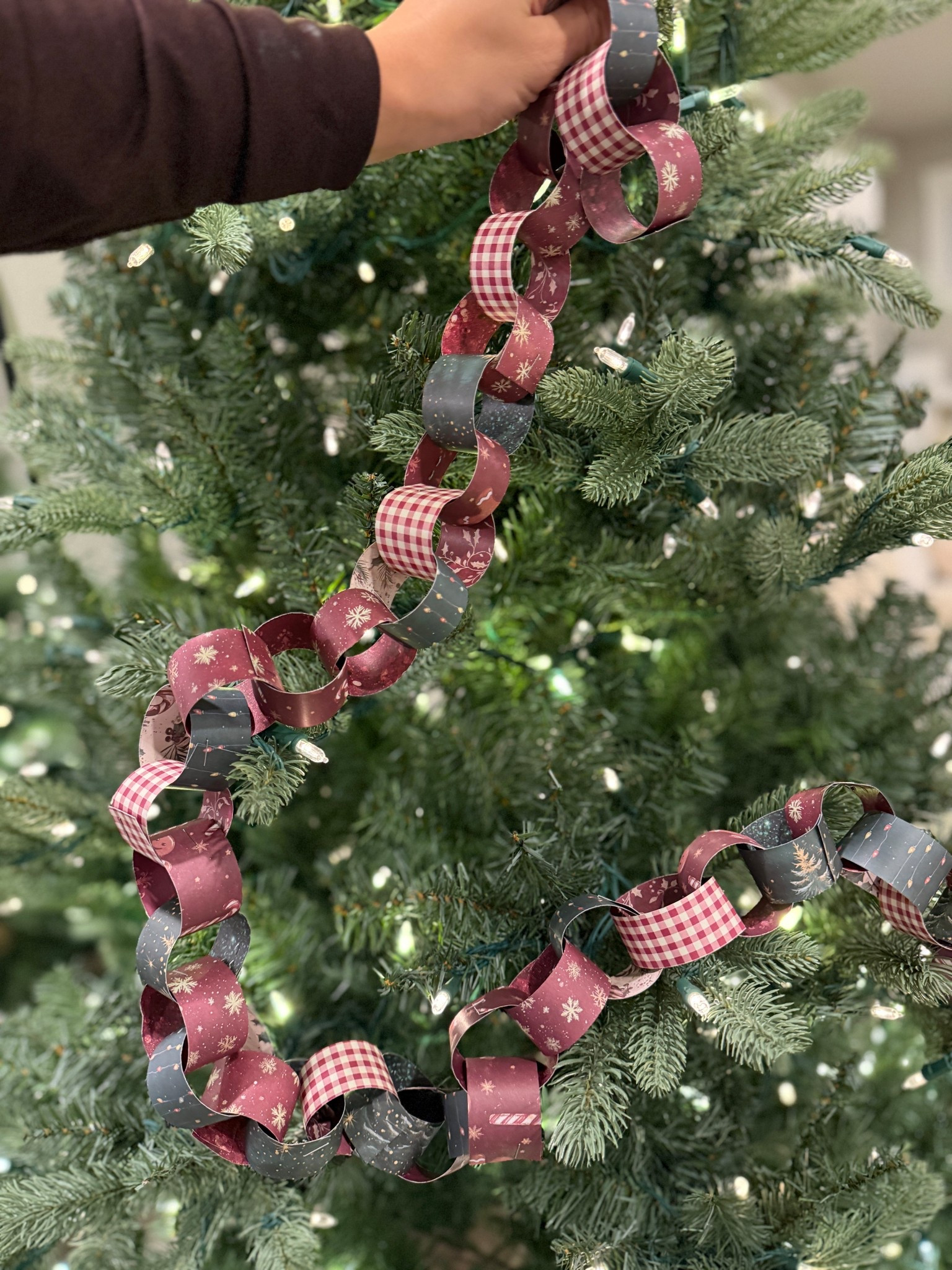 Found some super cute Christmas craft paper on Amazon and made a paper chain with Harper tonight! 

#LTKKids #LTKGiftGuide #LTKHoliday