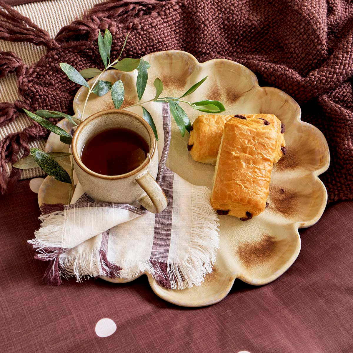 Savannah Glazed Scalloped Platter | Pillow Talk AU