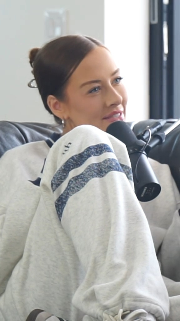 Linking my sweatsuit from this podcast episode!

#LTKStyleTip #LTKSeasonal