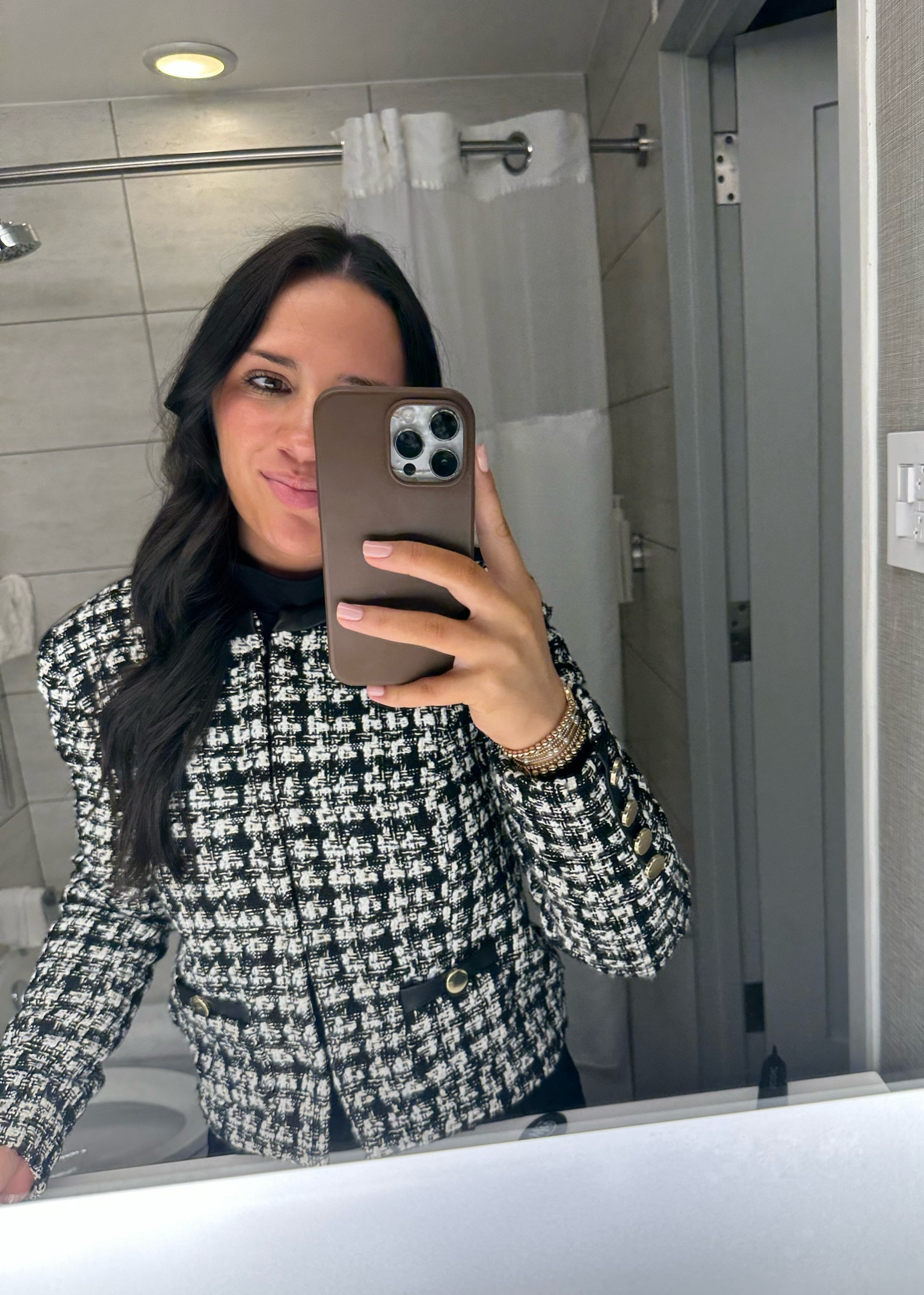 much love for the houndstooth🤍

#LTKSeasonal #LTKWorkwear #LTKTravel