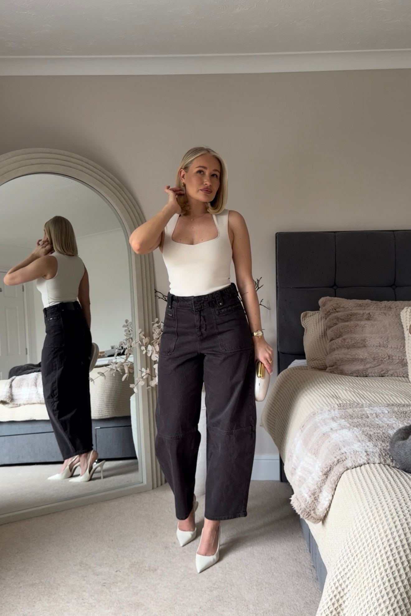 jeans and a cute top 

#LTKuk #LTKdatenight #LTKspring