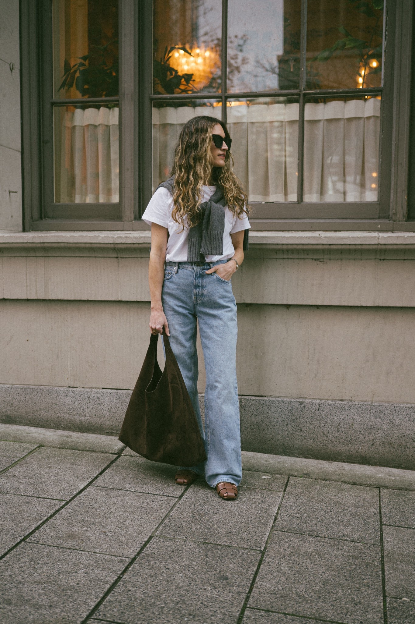 The Everlane Spring Edit 002

The Box Cut Tee (I sized up two sizes) + The 90’s Forever Jean (seriously good) + The Boxy Sweater in Everyday Cotton + The Day Fisherman Sandal

@everlane #everlane #ad

#LTKSeasonal #LTKPetite #LTKOver40