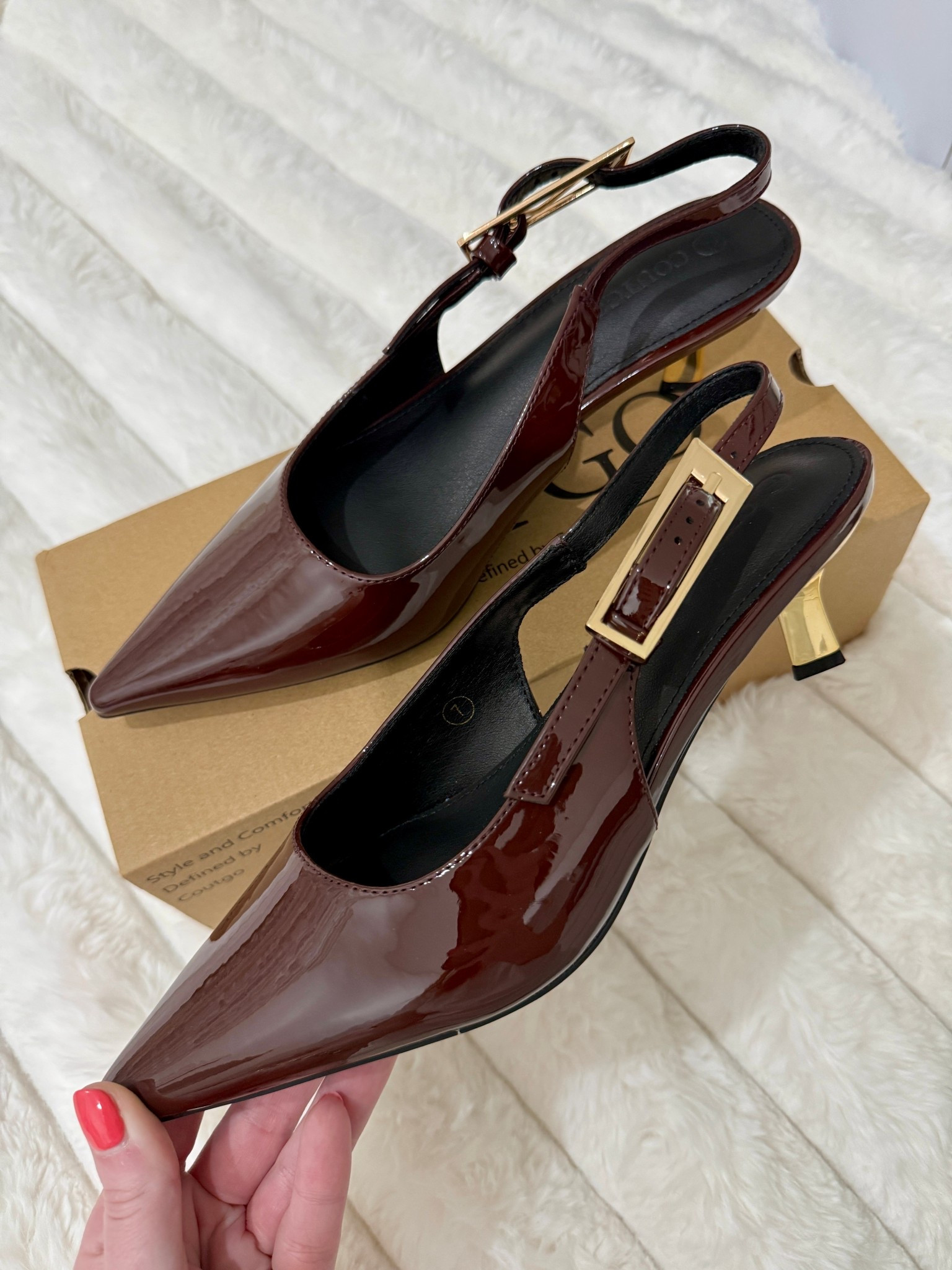 Chocolate brown pointy toe kitten heels on sale for under $35 

#LTKOver40 #LTKootd #LTKSaleAlert