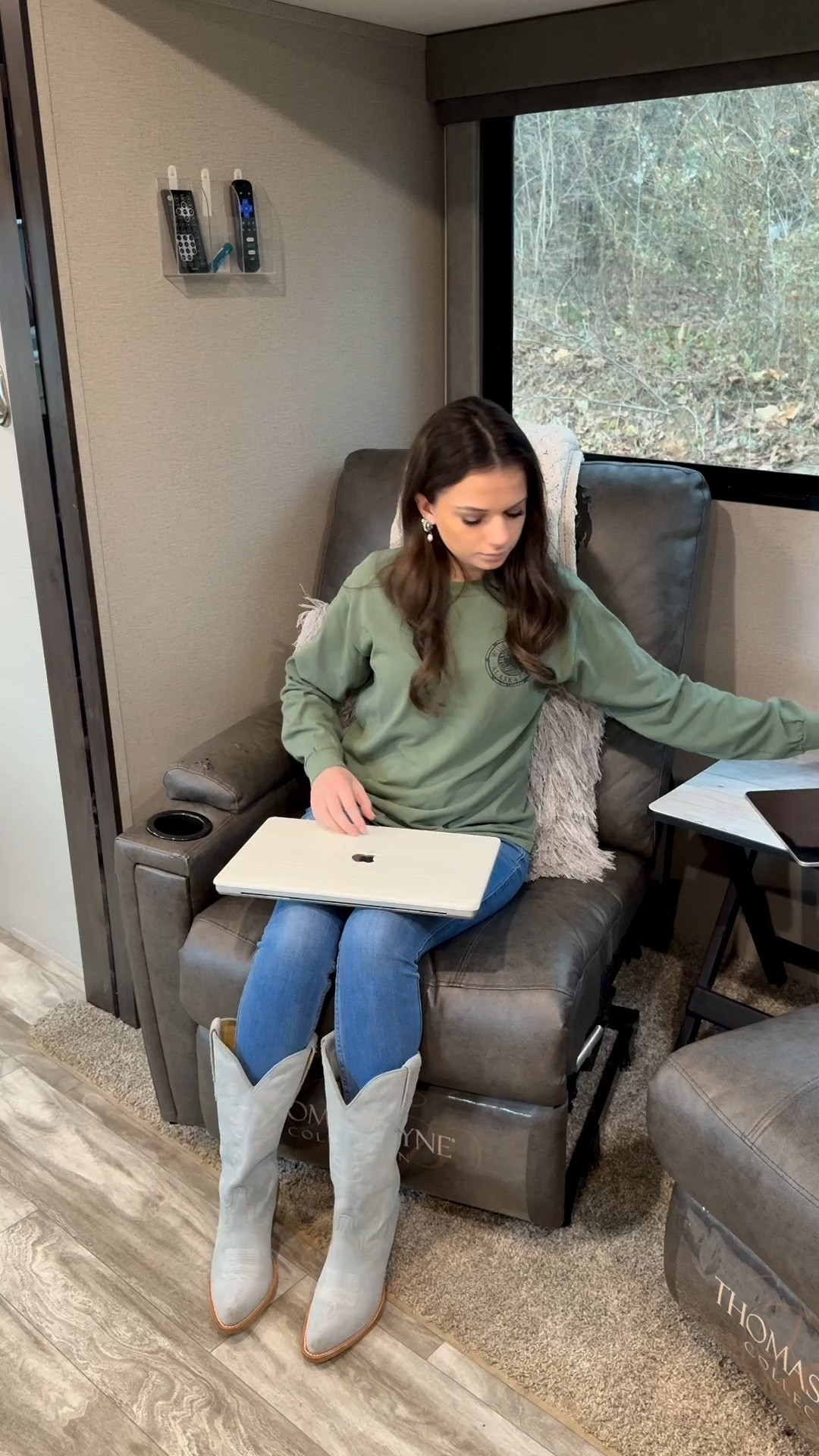 no way that broken faucet is keeping me here any longer😭😂 i'm READY sink or no sink lol

i can't believe we're only 3 days away from leavingggg✨🫶🏼

#camperlife #traveltiktok #dailyvlogs 

#LTKdayinmylife #LTKvlog #LTKTravel