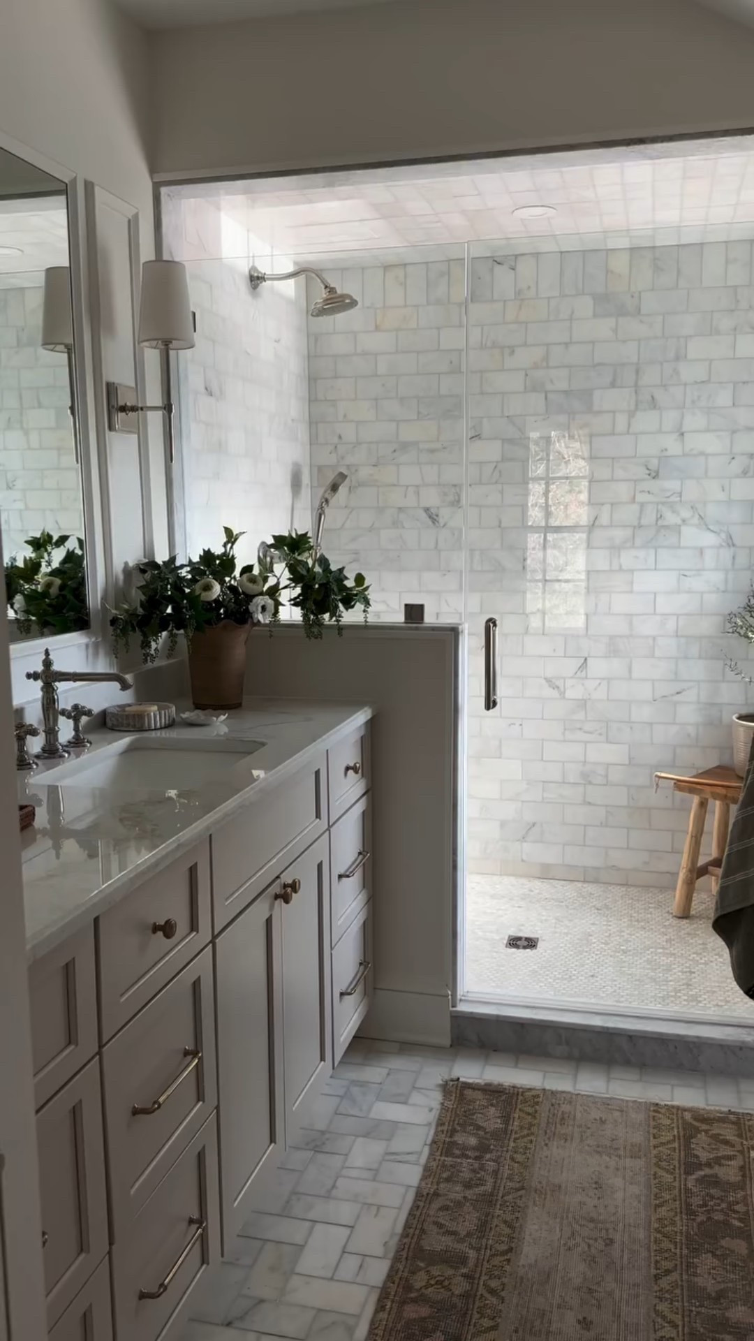 If you’re looking to make the most of these in-between days, reset your bath. Purge the drawers, deep clean, reset your towels, and you’ll feel complete 🤍

Comment SHOP below to receive a DM with the link to this post on my LTK ⬇ https://liketk.it/5Ip1O 

#bathroomdesign #traditionalhome #marblebathroom #bathroommakeover #bathroomgoals