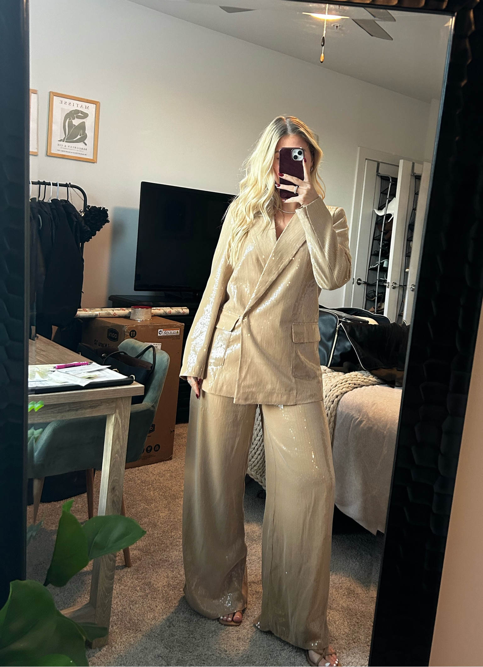 Holiday party ✨✨🪩
Wearing Hutch - size XS in all