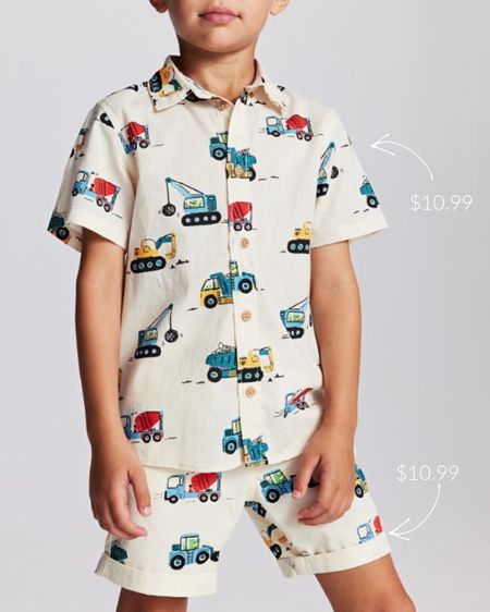 This short sleeve tractor themed matching short and short sleeve button is all time.  The entire outfit is under $25.  Buying immediately. 

#boysoutfits #boysfalloutfits #toddlerboys #falloutfit #tractorprint #boys

#LTKfindsunder50 #LTKSeasonal #LTKkids