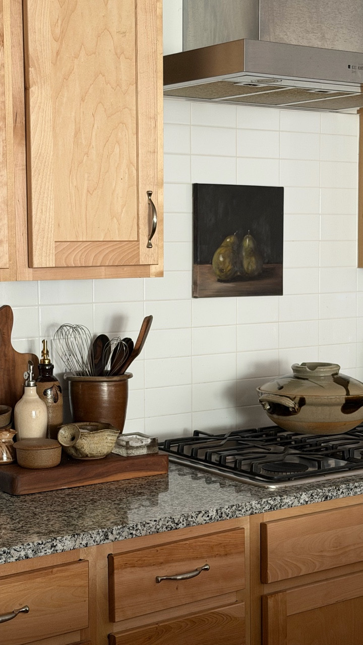a little kitchen counter refresh ✨ 
#kitchen #kitchencountertops #kitchendecor #homedecor #interiorstyling kitchen styling, kitchen decor, elevated kitchen finds