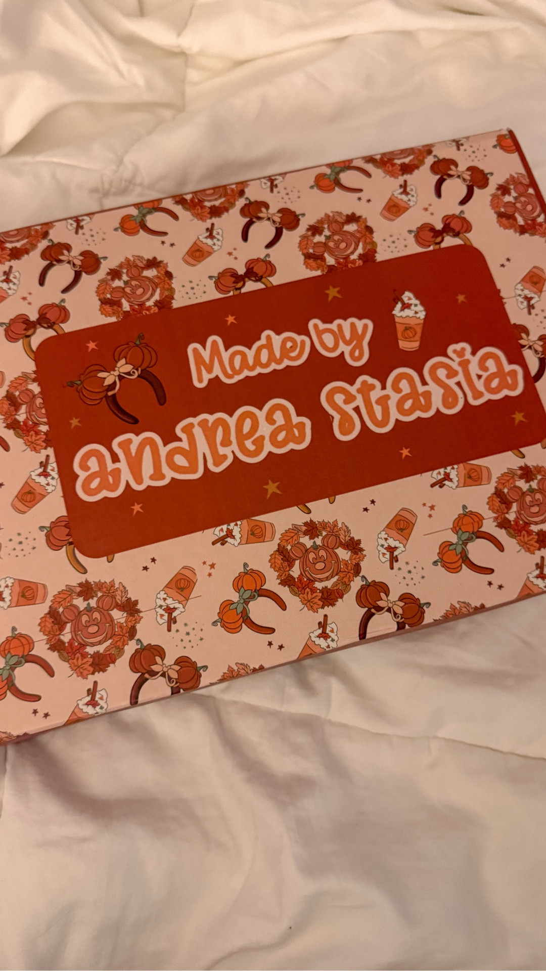 Unboxing a package from…
✨Made by Andrea Stasia✨