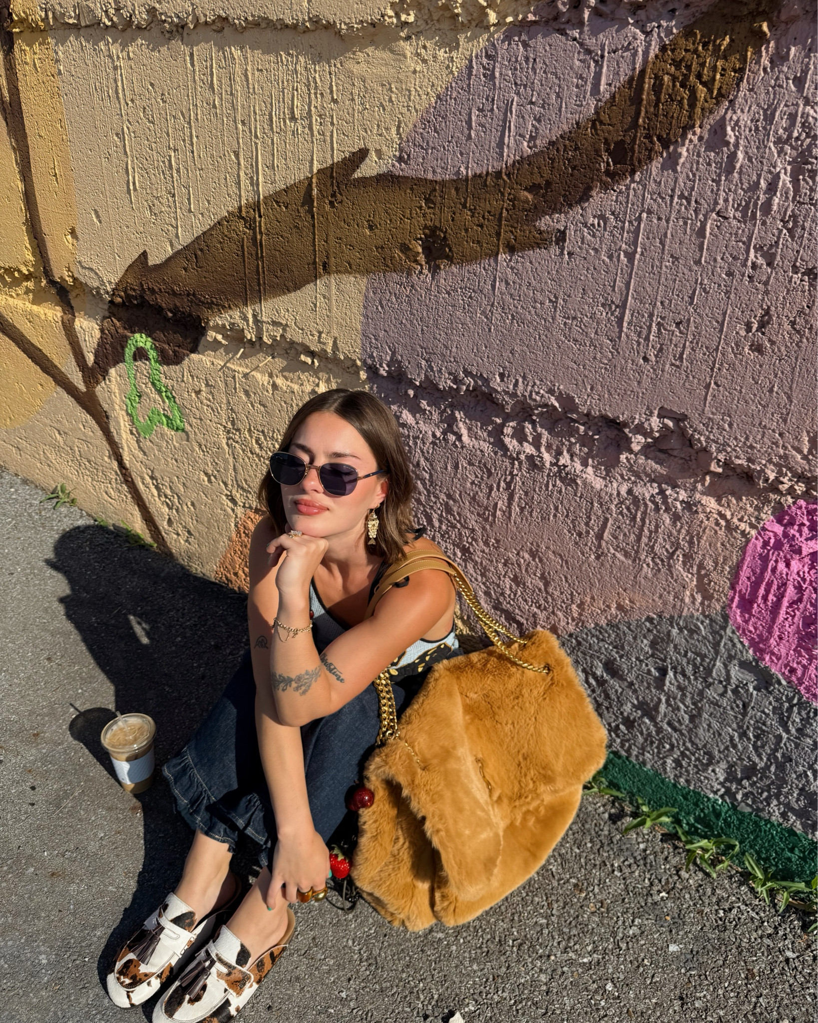 Ootd w my huge af furry bag✨

#LTKStyleTip #LTKItBag #LTKSeasonal